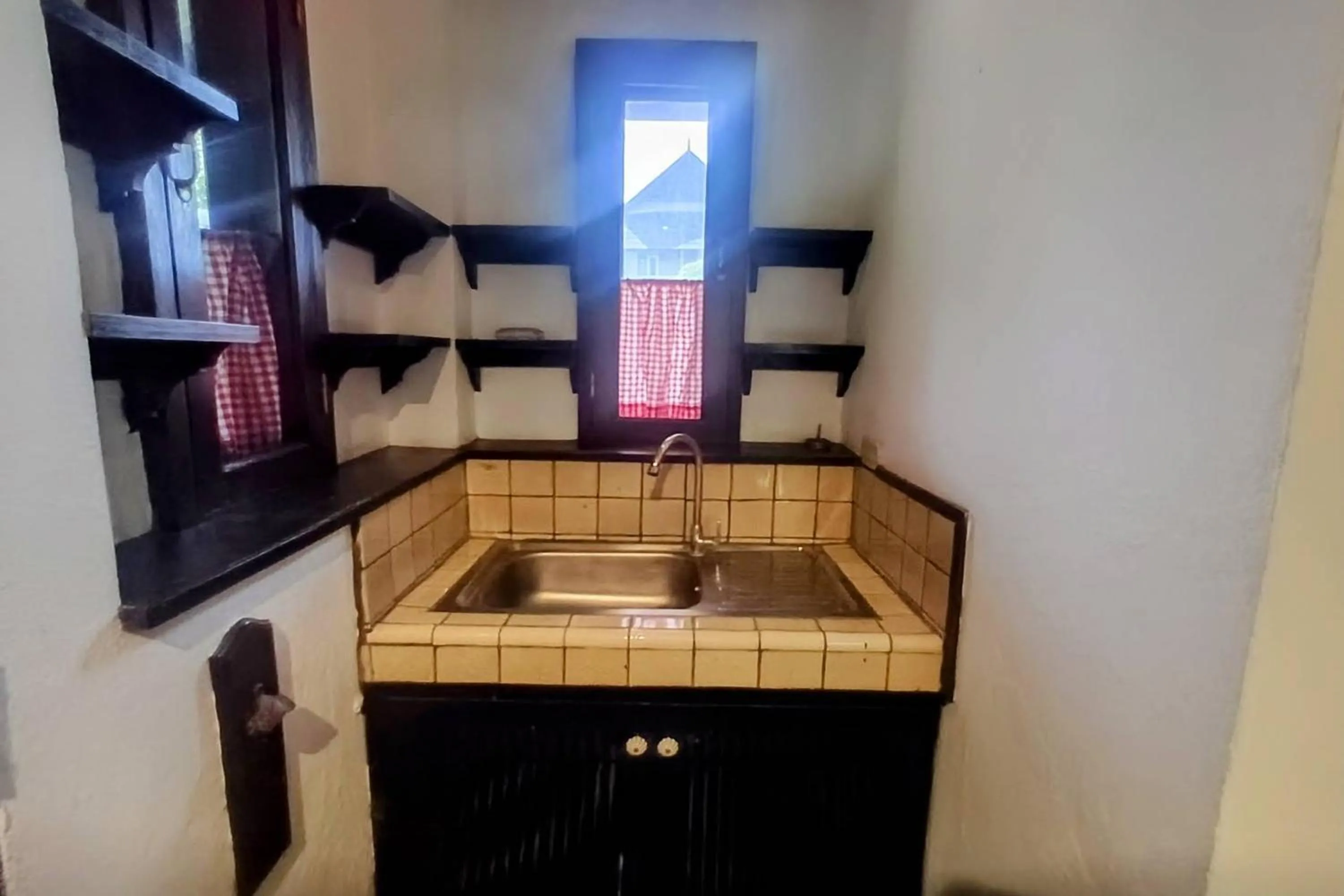 Kitchen or kitchenette in Baan Orawee Boutique Hotel