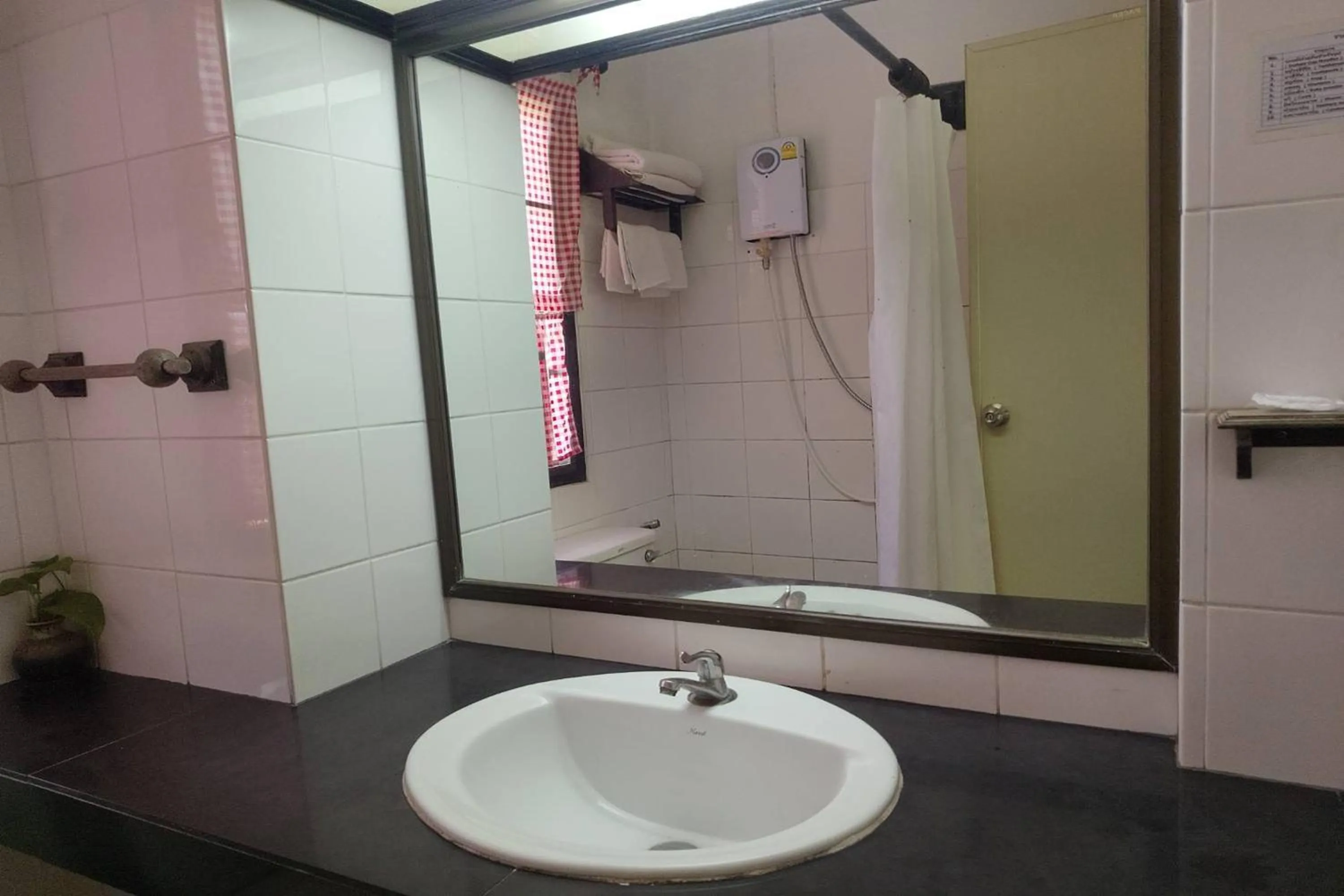 Bathroom in Baan Orawee Boutique Hotel