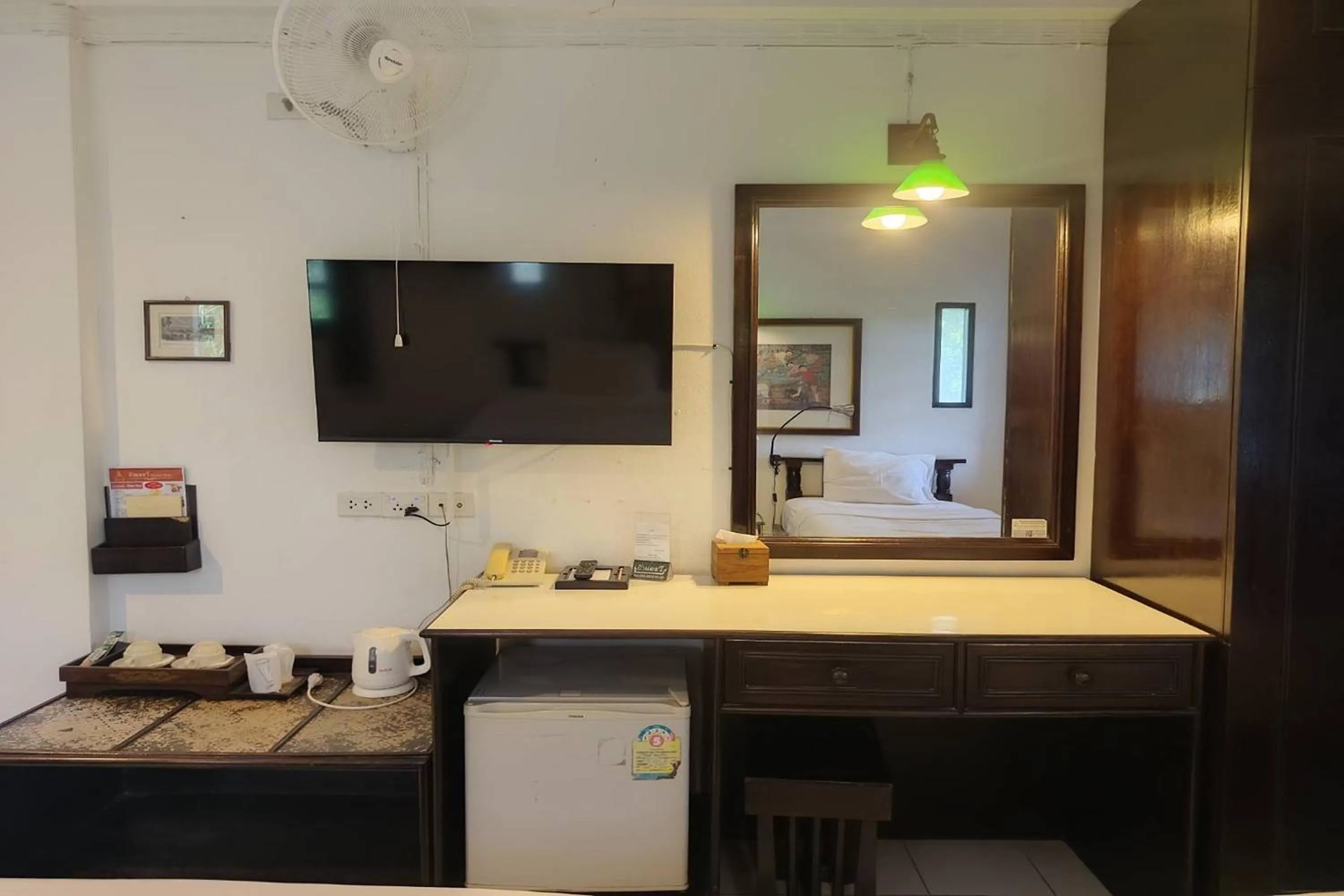 TV and multimedia in Baan Orawee Boutique Hotel