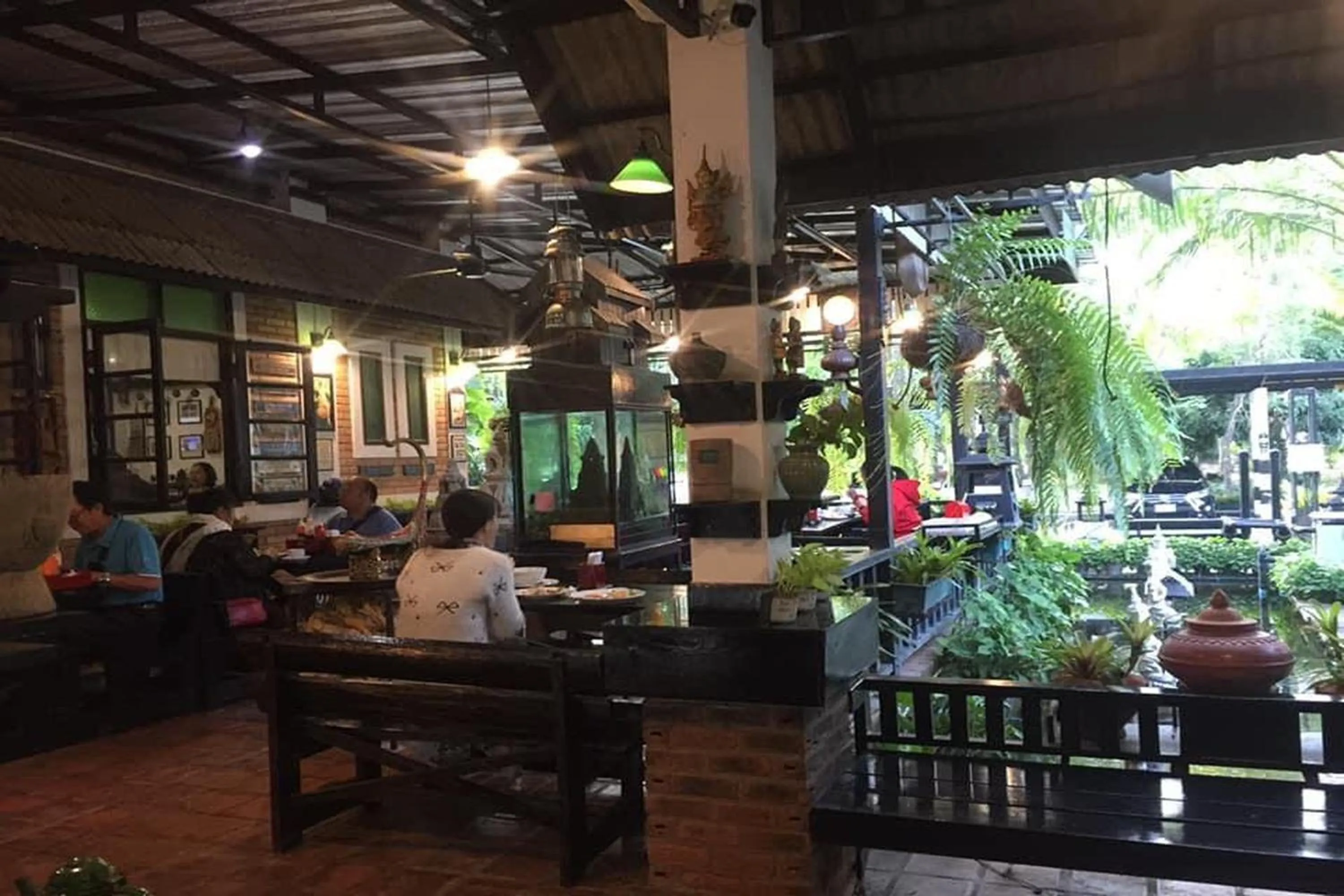 Restaurant/places to eat in Baan Orawee Boutique Hotel