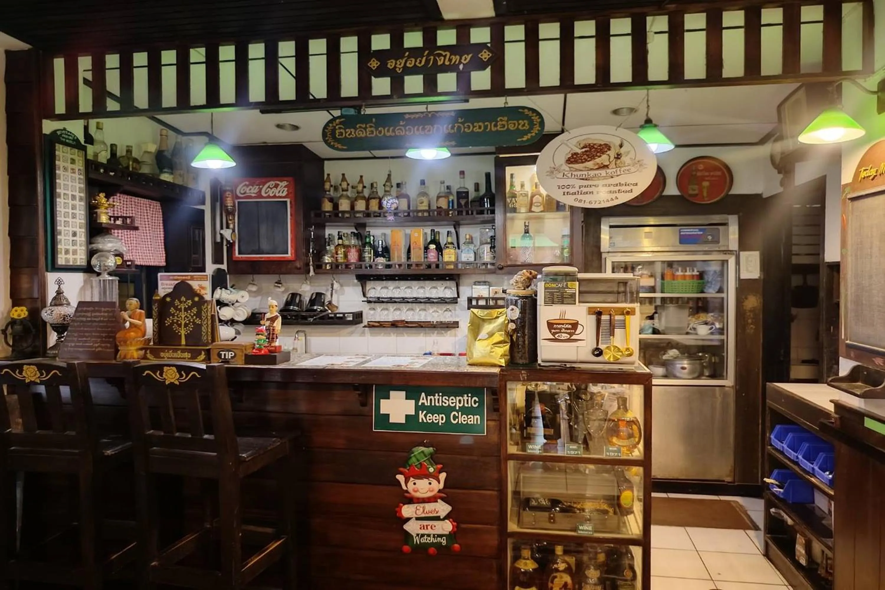 Food and drinks in Baan Orawee Boutique Hotel