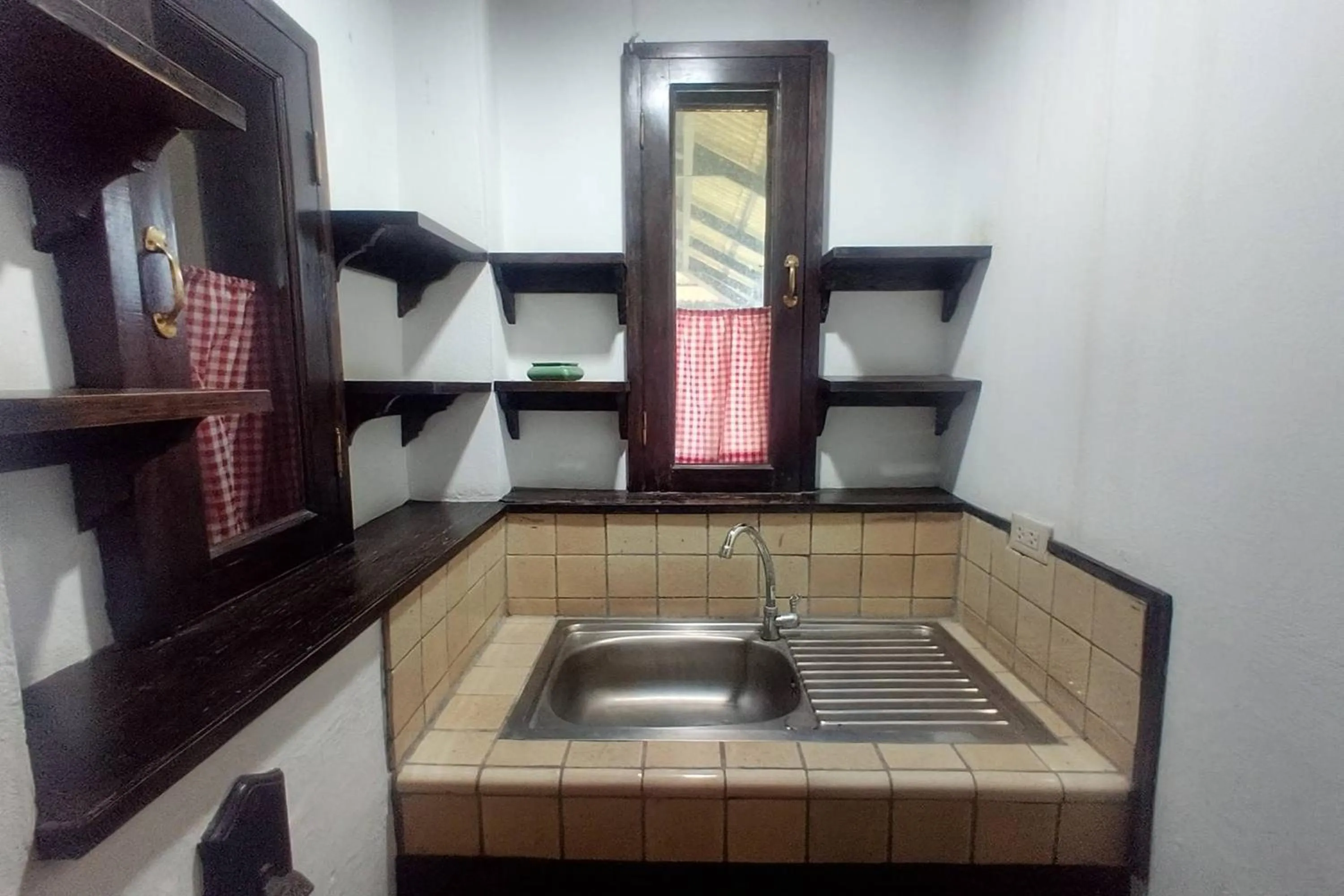 Kitchen or kitchenette in Baan Orawee Boutique Hotel