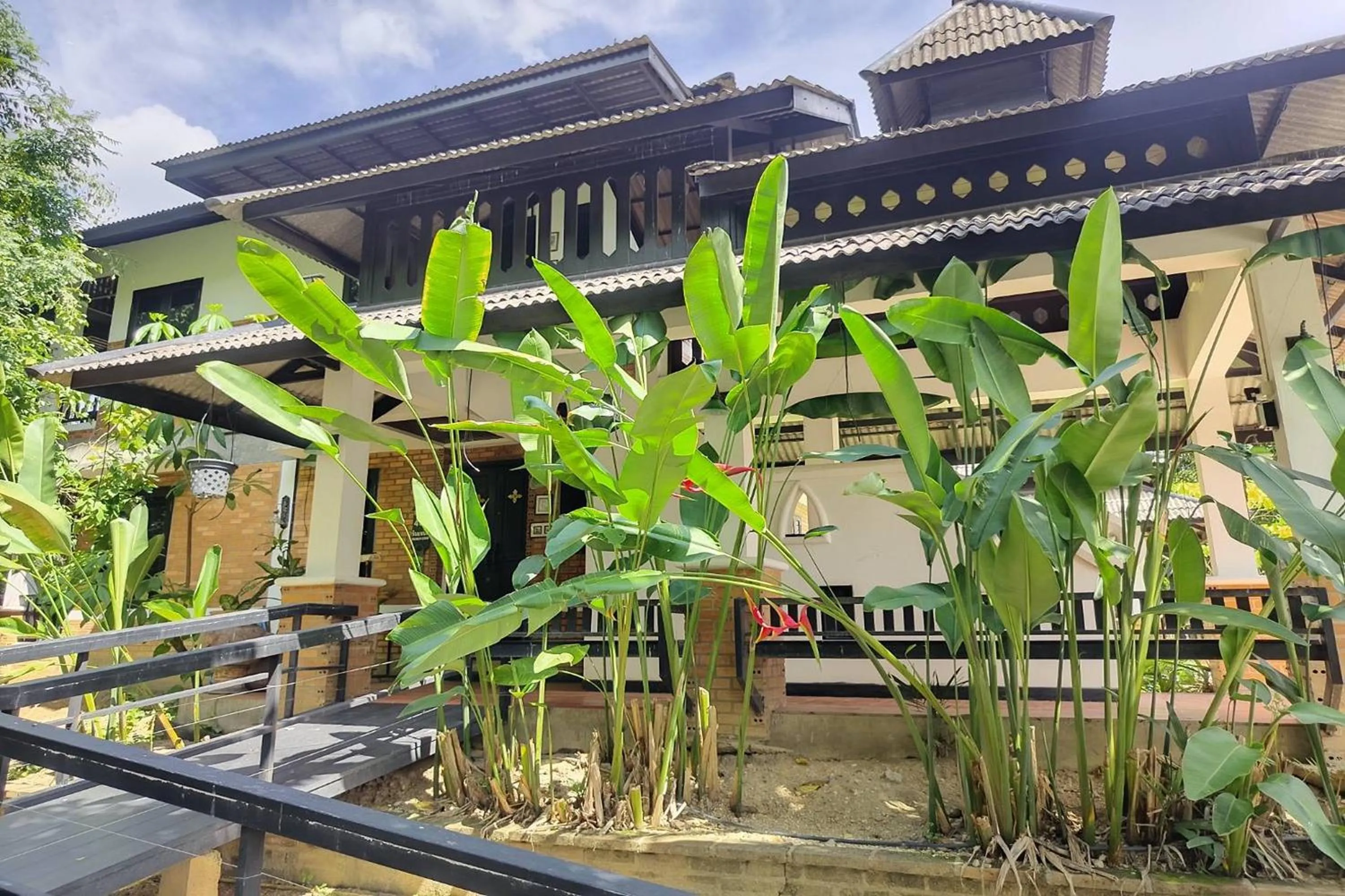 Property building in Baan Orawee Boutique Hotel