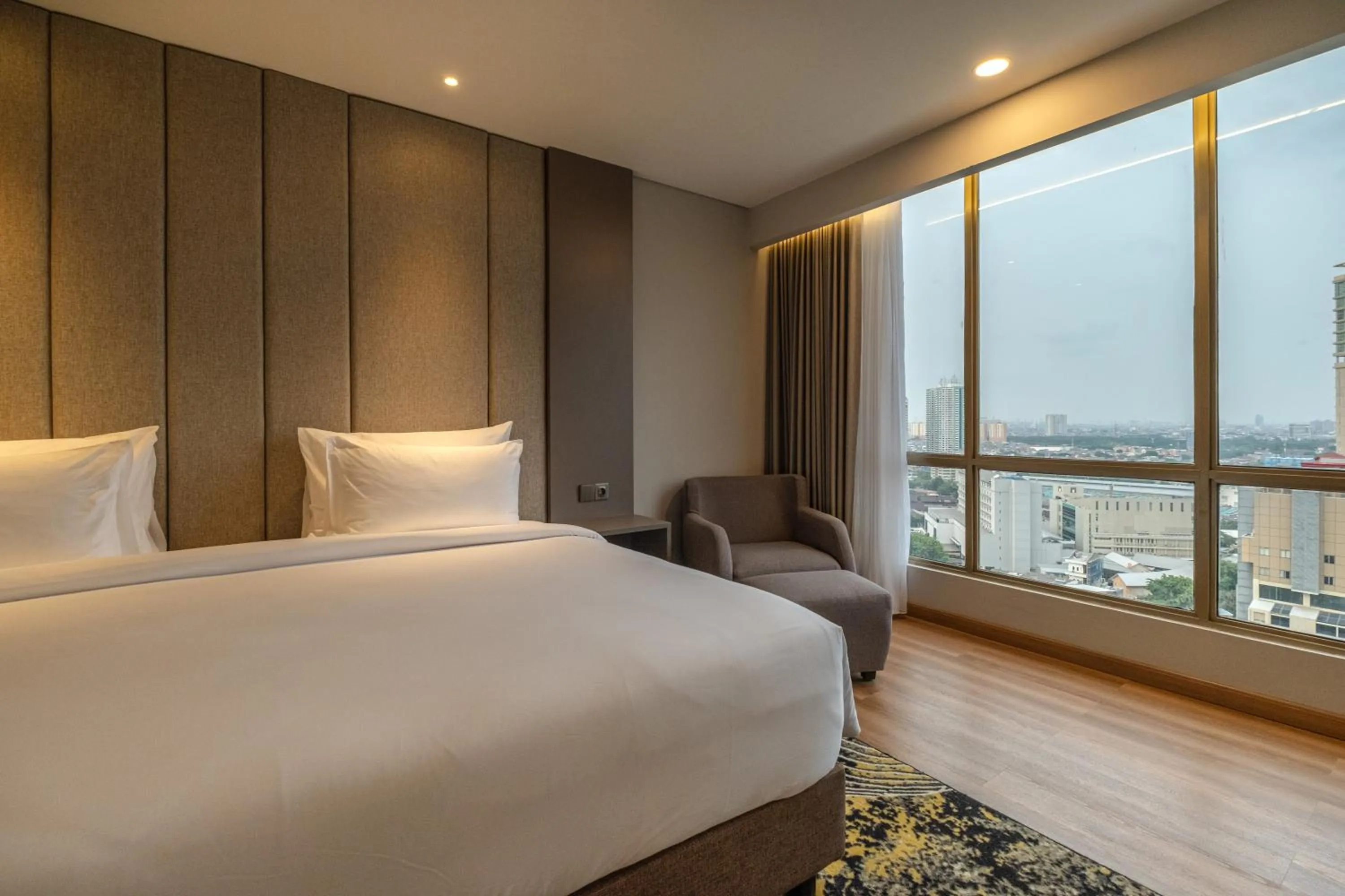 TV and multimedia, Bed in The Grand Platinum Jakarta