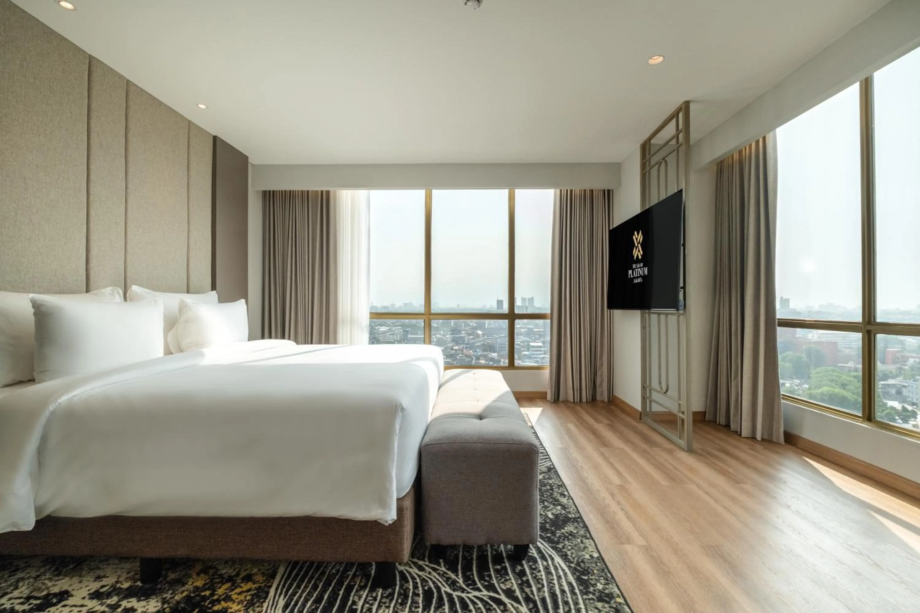 TV and multimedia, Bed in The Grand Platinum Jakarta