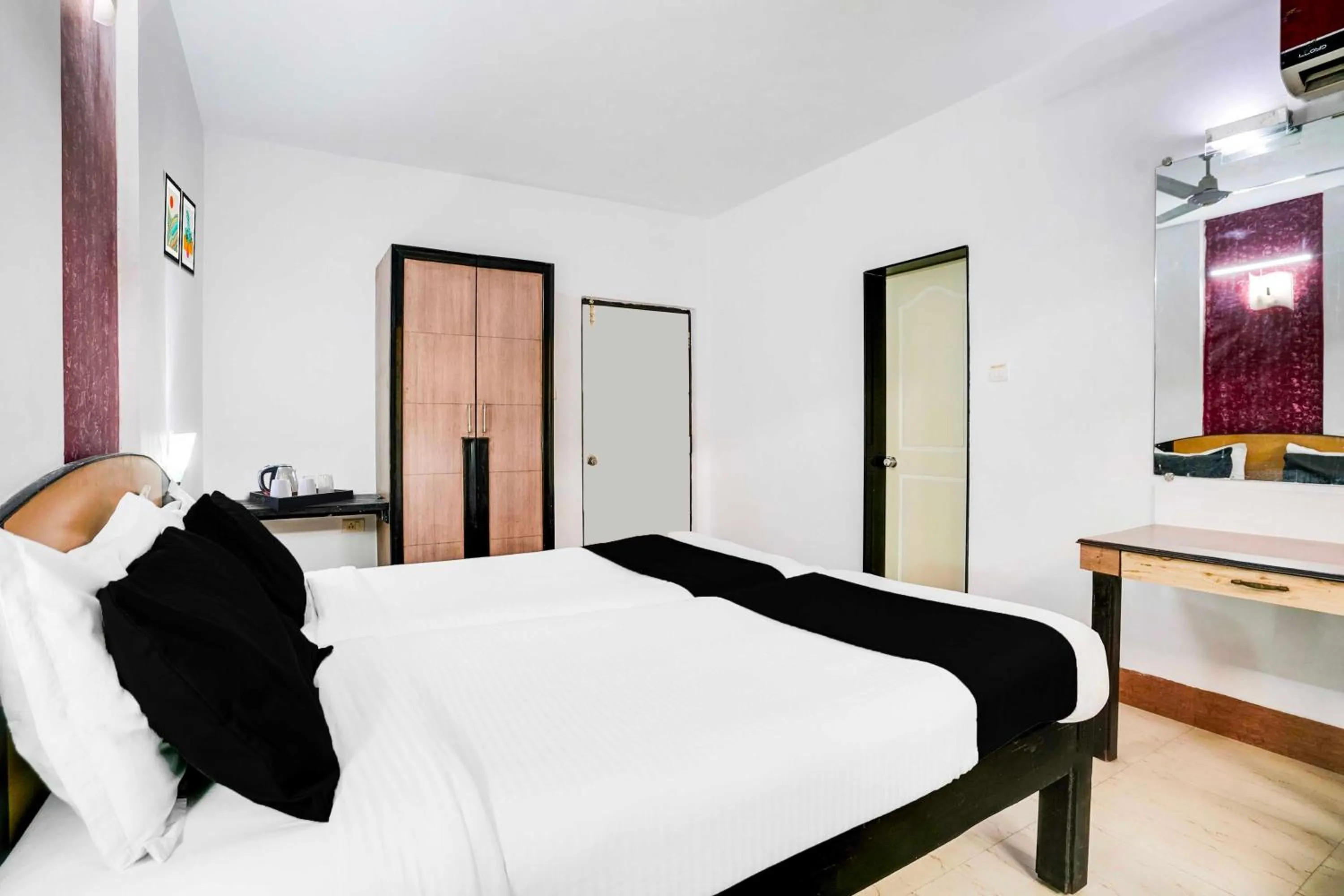 Bedroom, Bed in Townhouse Oak Margao Market