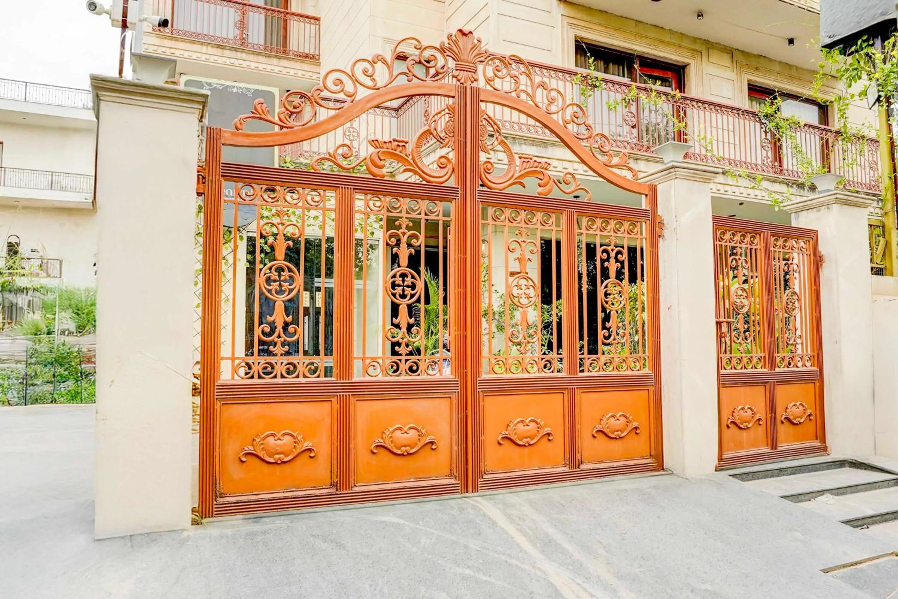 Facade/entrance in Townhouse Oak Sector 47 Near Medanta