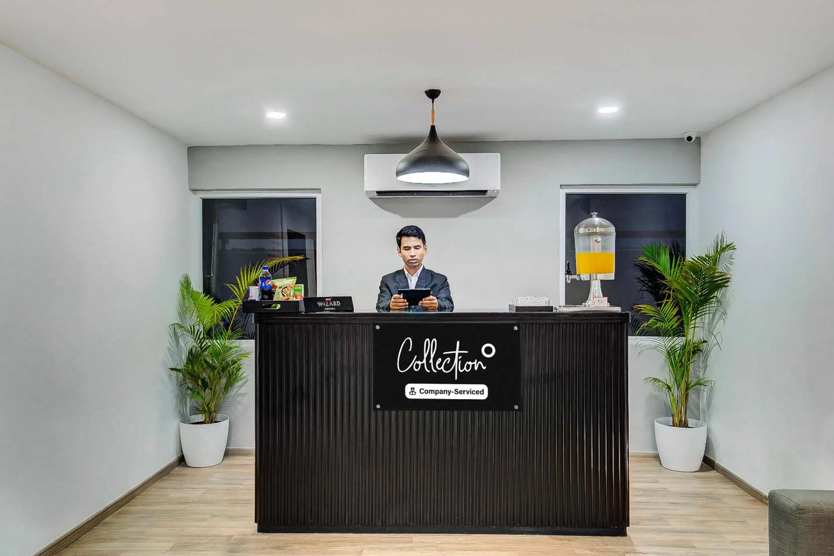 Lobby or reception in Collection O Tynampet Metro Station