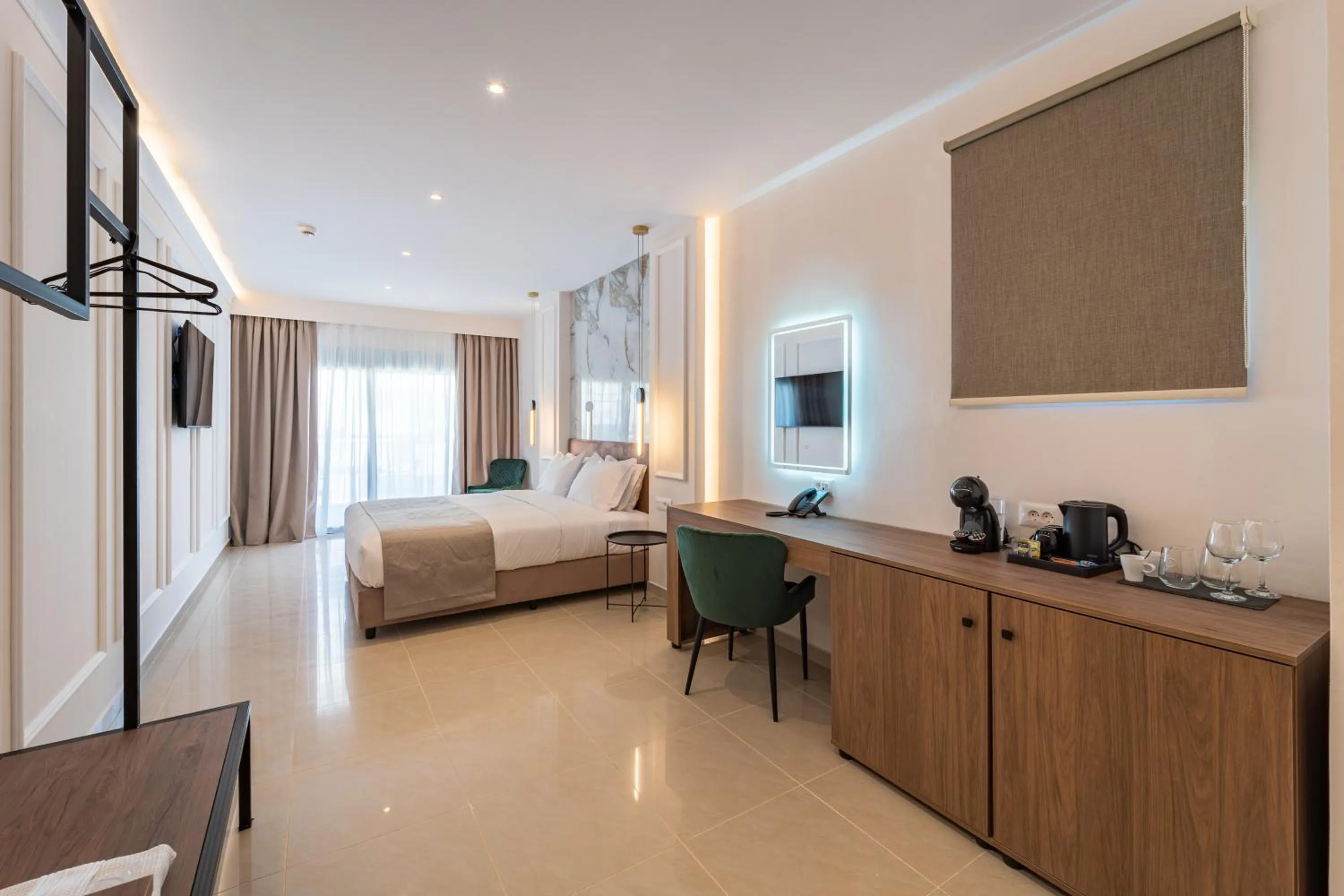 Photo of the whole room, Bed in Philia Center Suites