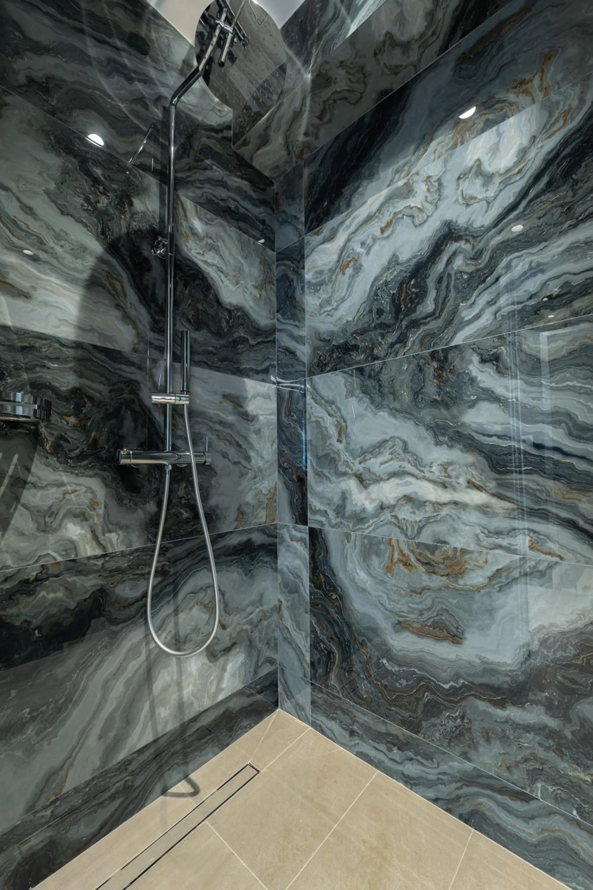 Shower in Philia Center Suites