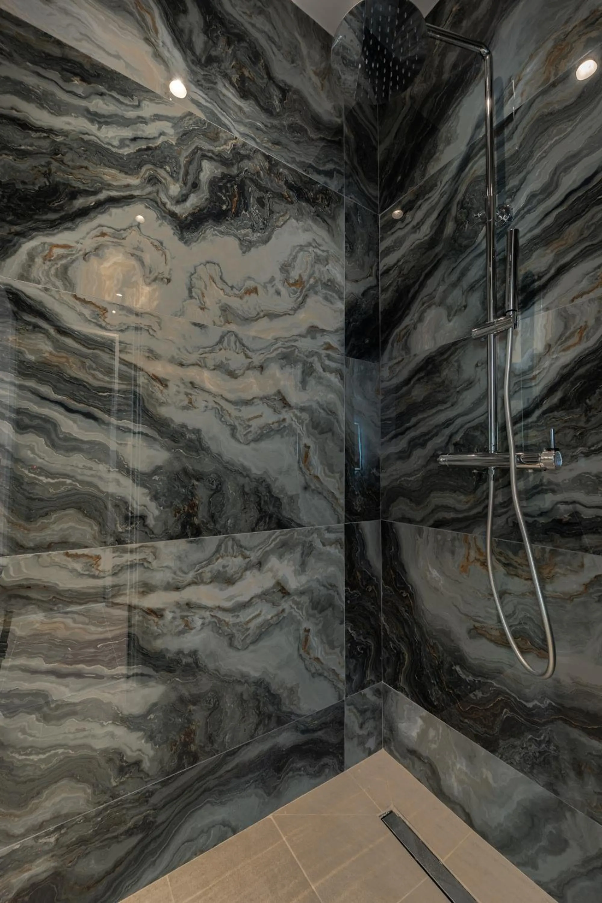 Shower in Philia Center Suites