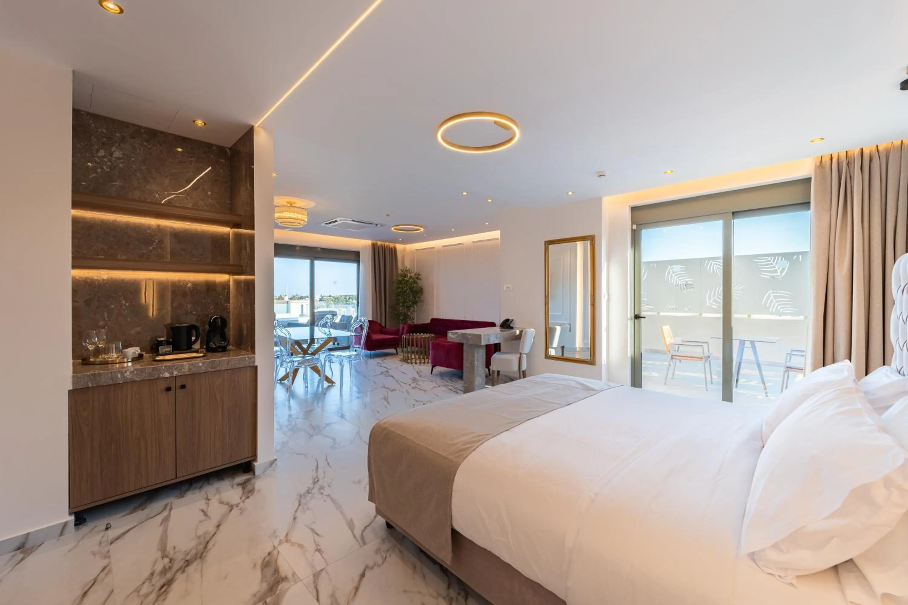 Photo of the whole room, Bed in Philia Center Suites