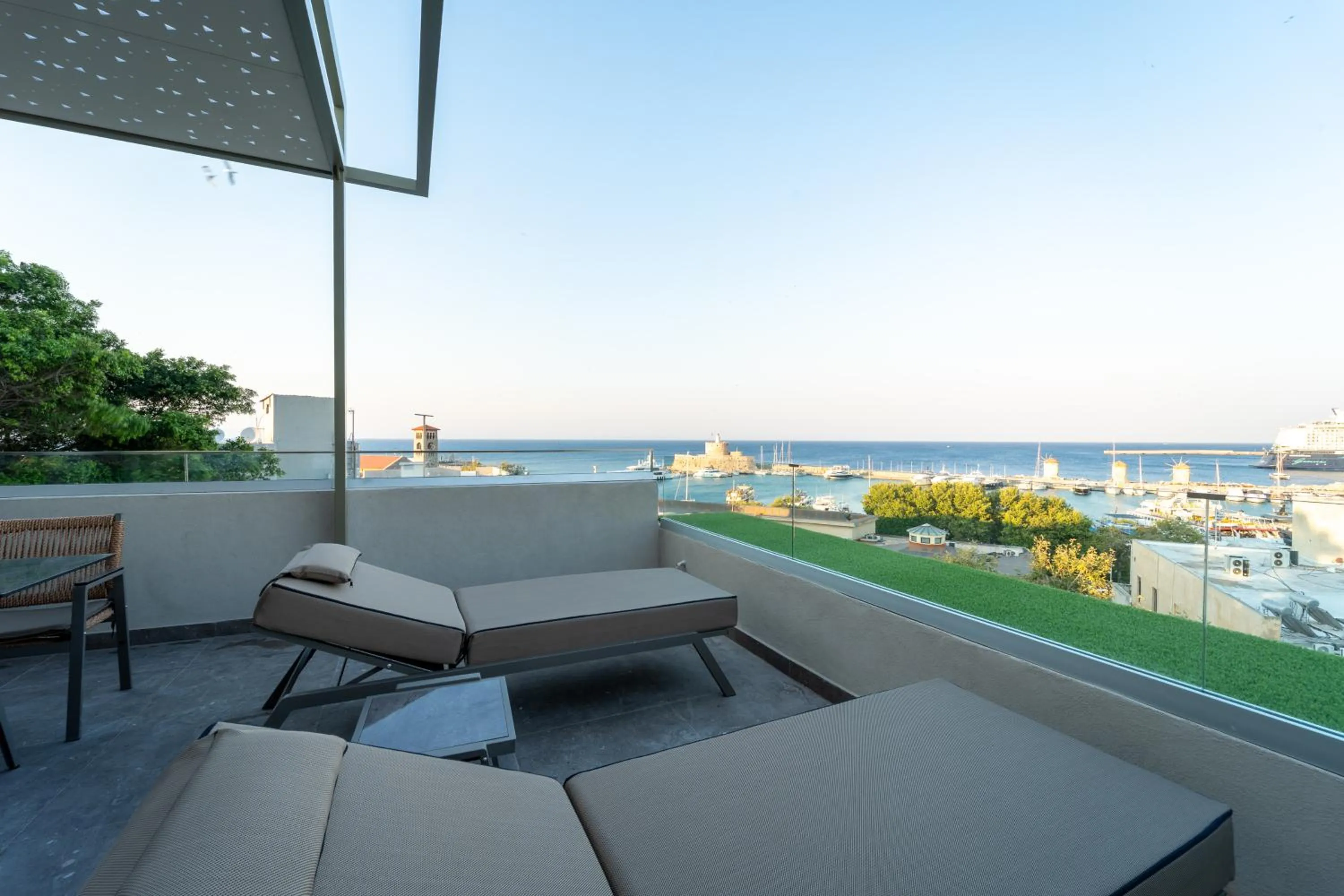 Balcony/Terrace in Philia Center Suites