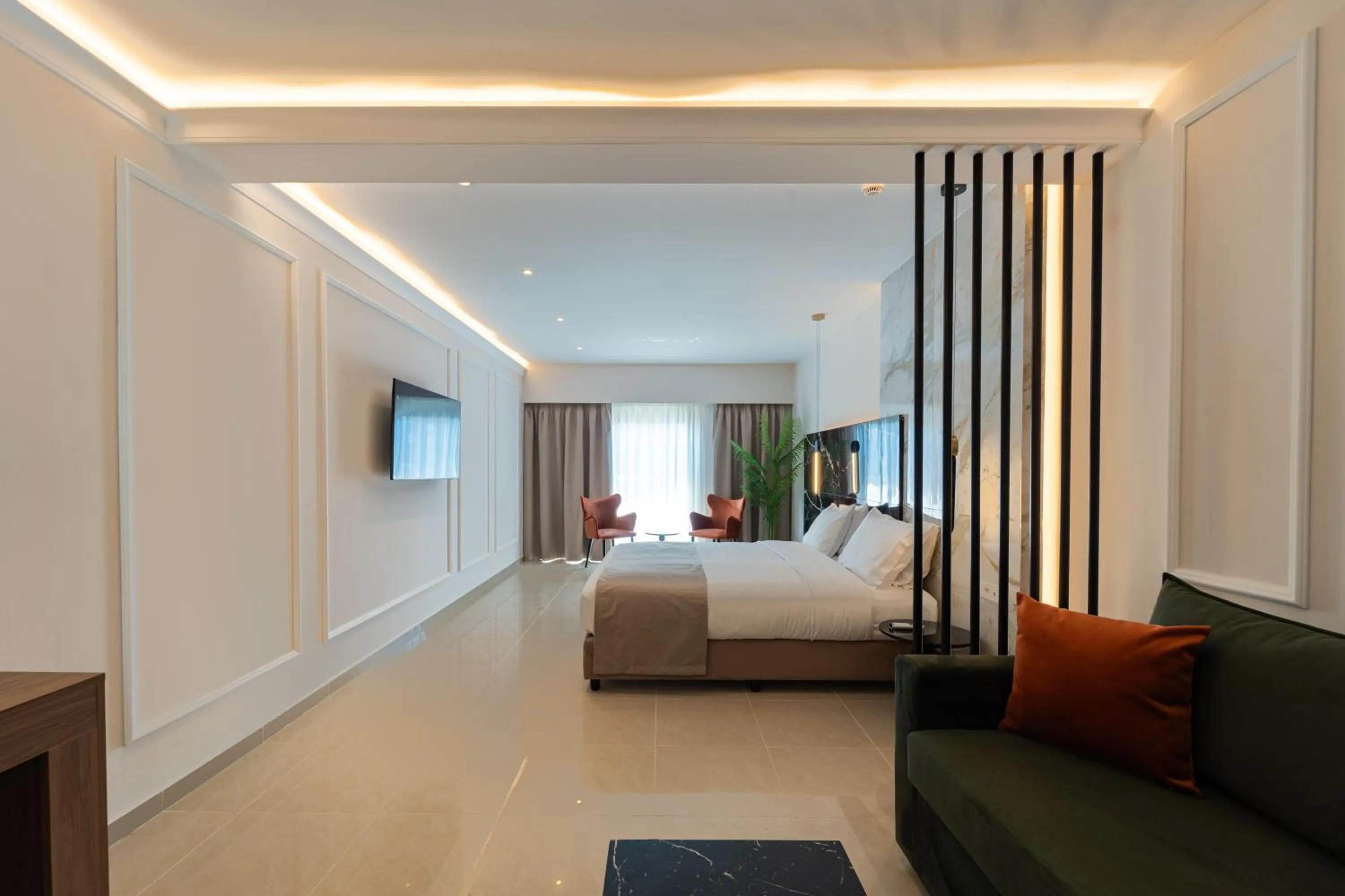 Photo of the whole room, Bed in Philia Center Suites