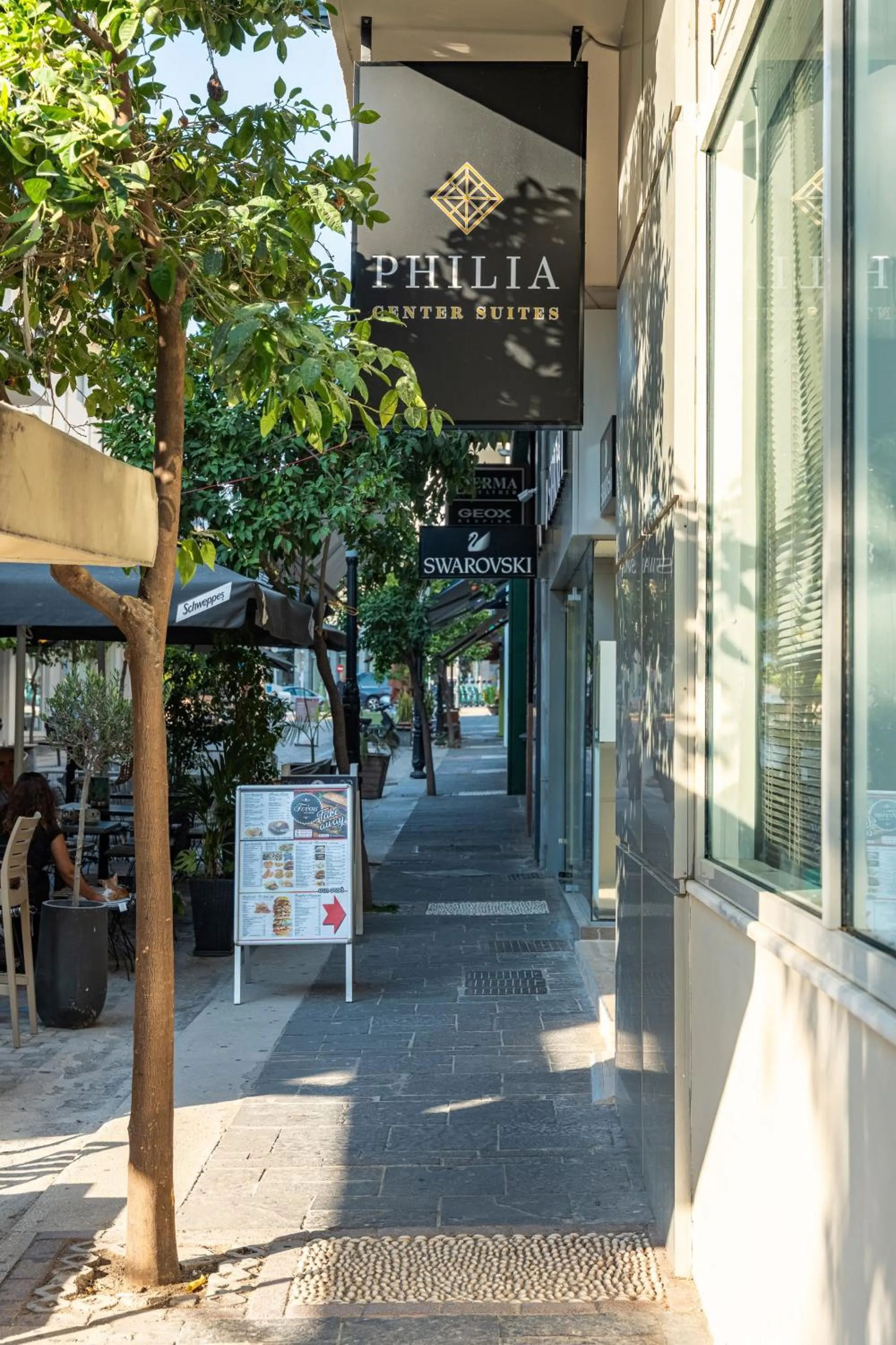 Facade/entrance in Philia Center Suites