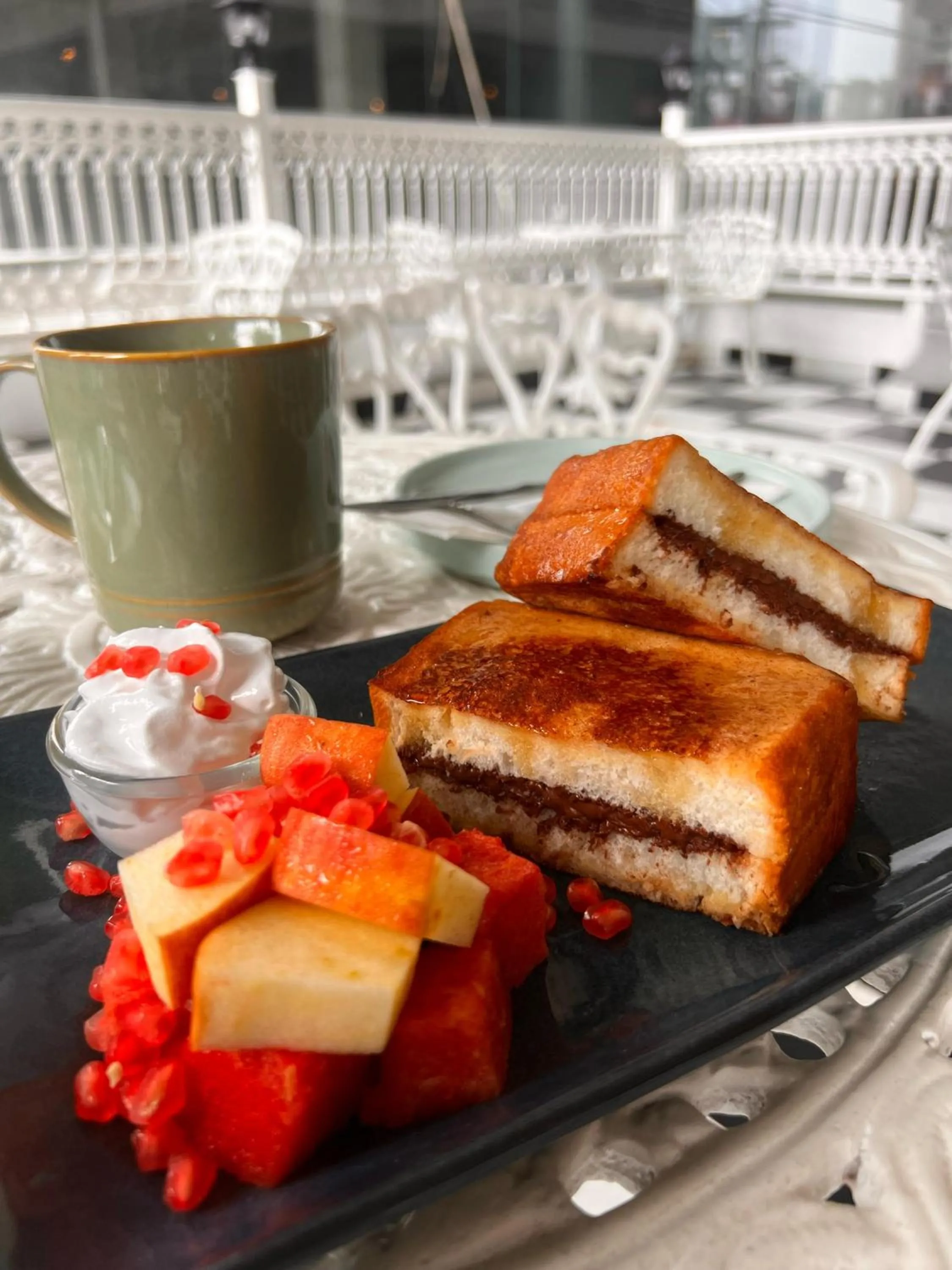 Food and drinks in 22 Heights