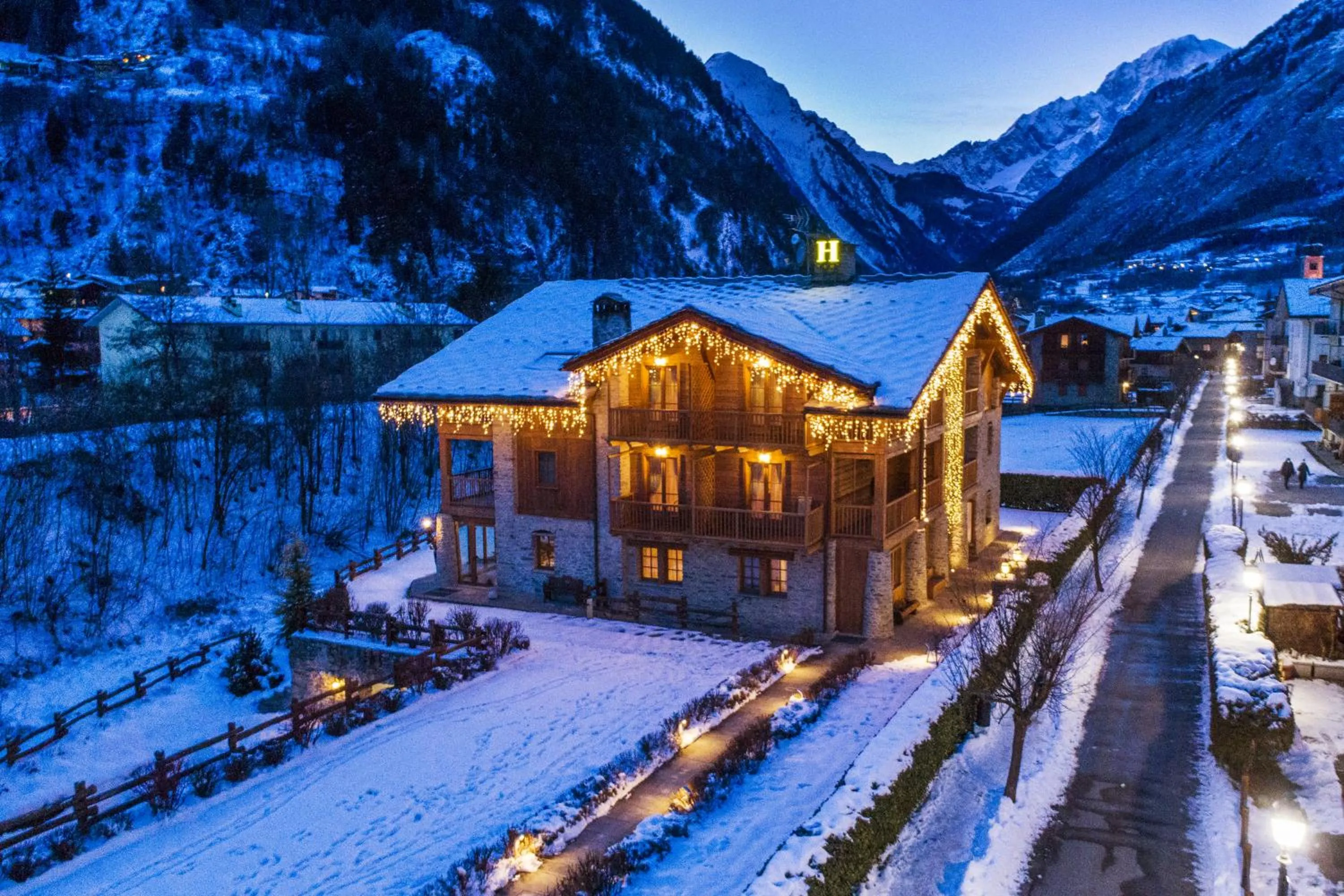 Mountain view in Hotel Les Montagnards