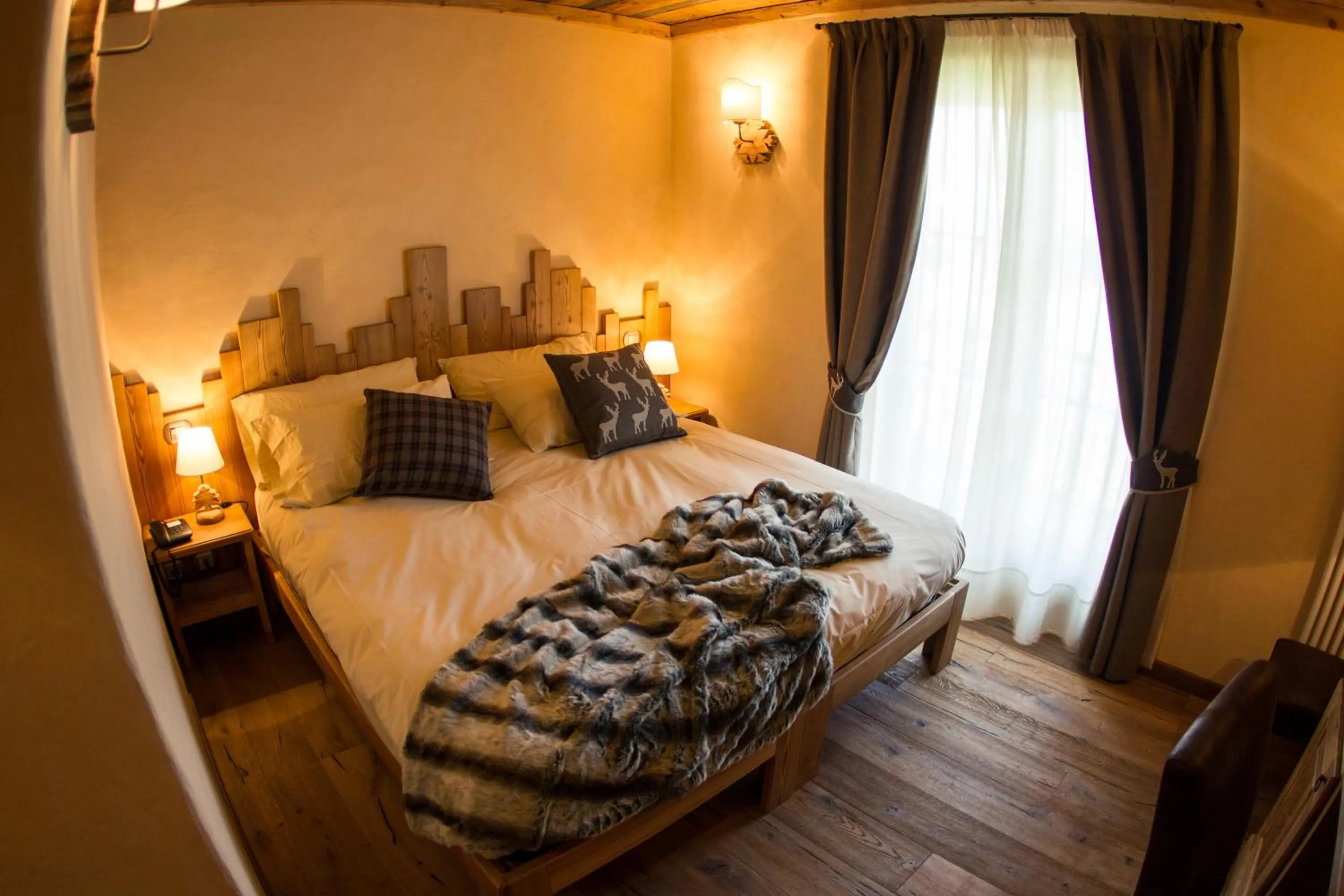 Bed in Hotel Les Montagnards