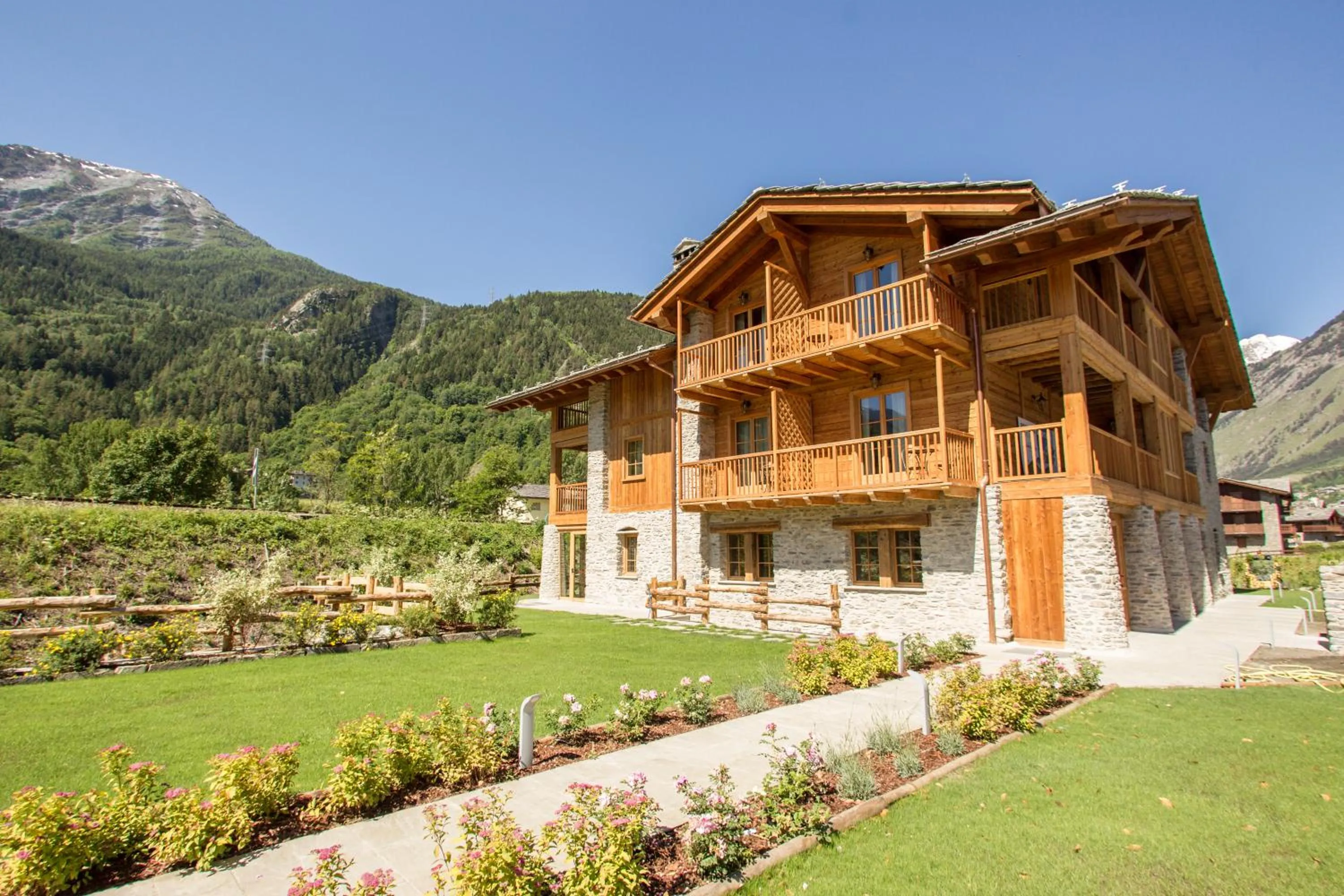 Summer in Hotel Les Montagnards