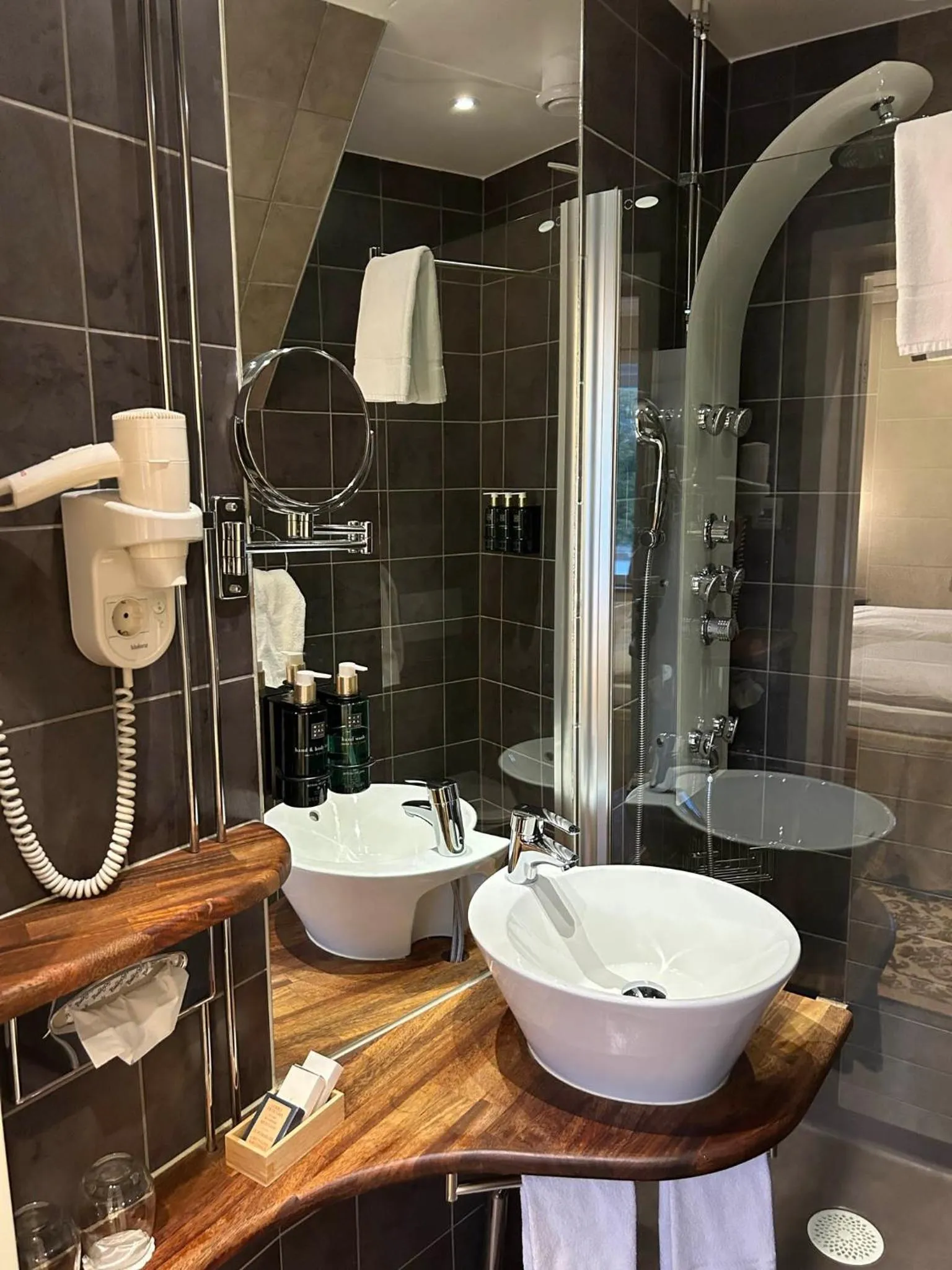 Bathroom in Sockerslottet Hotell