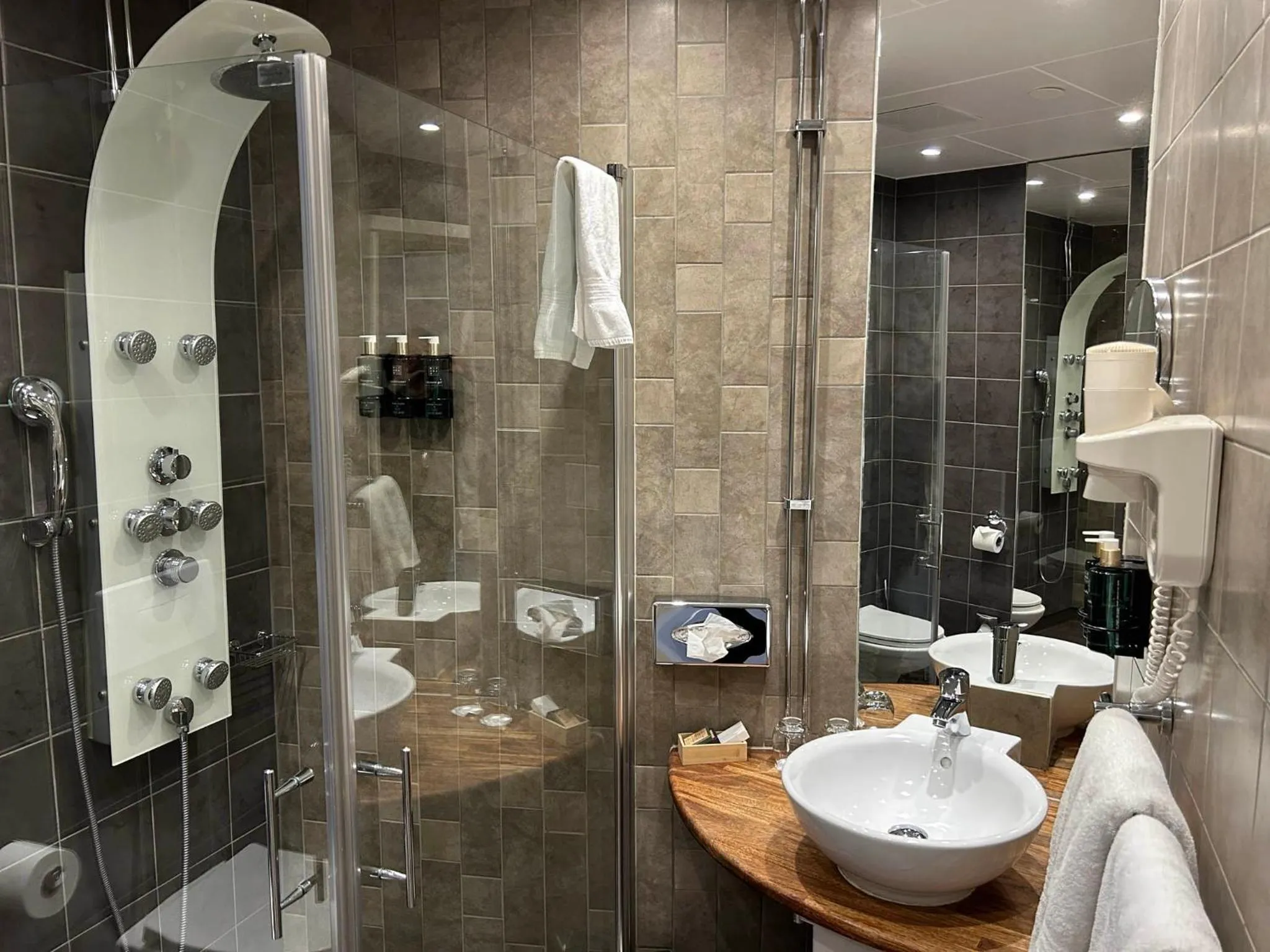 Bathroom in Sockerslottet Hotell