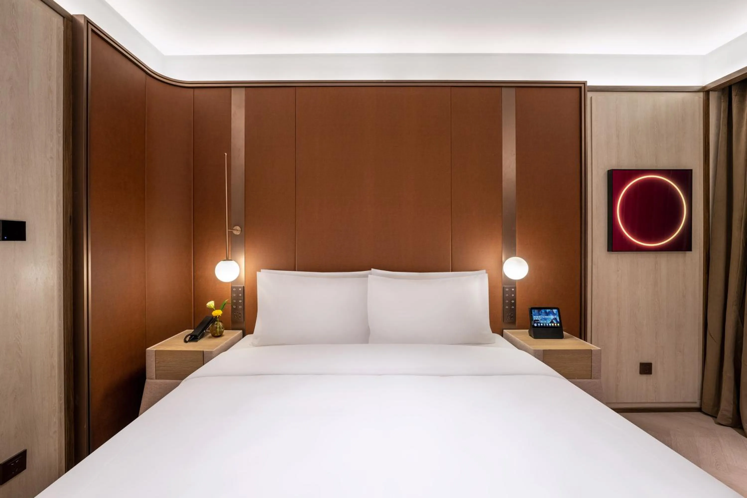 Bed in Jingdong Headquarters Crystal Orange Hotel, Yizhuang, Beijing