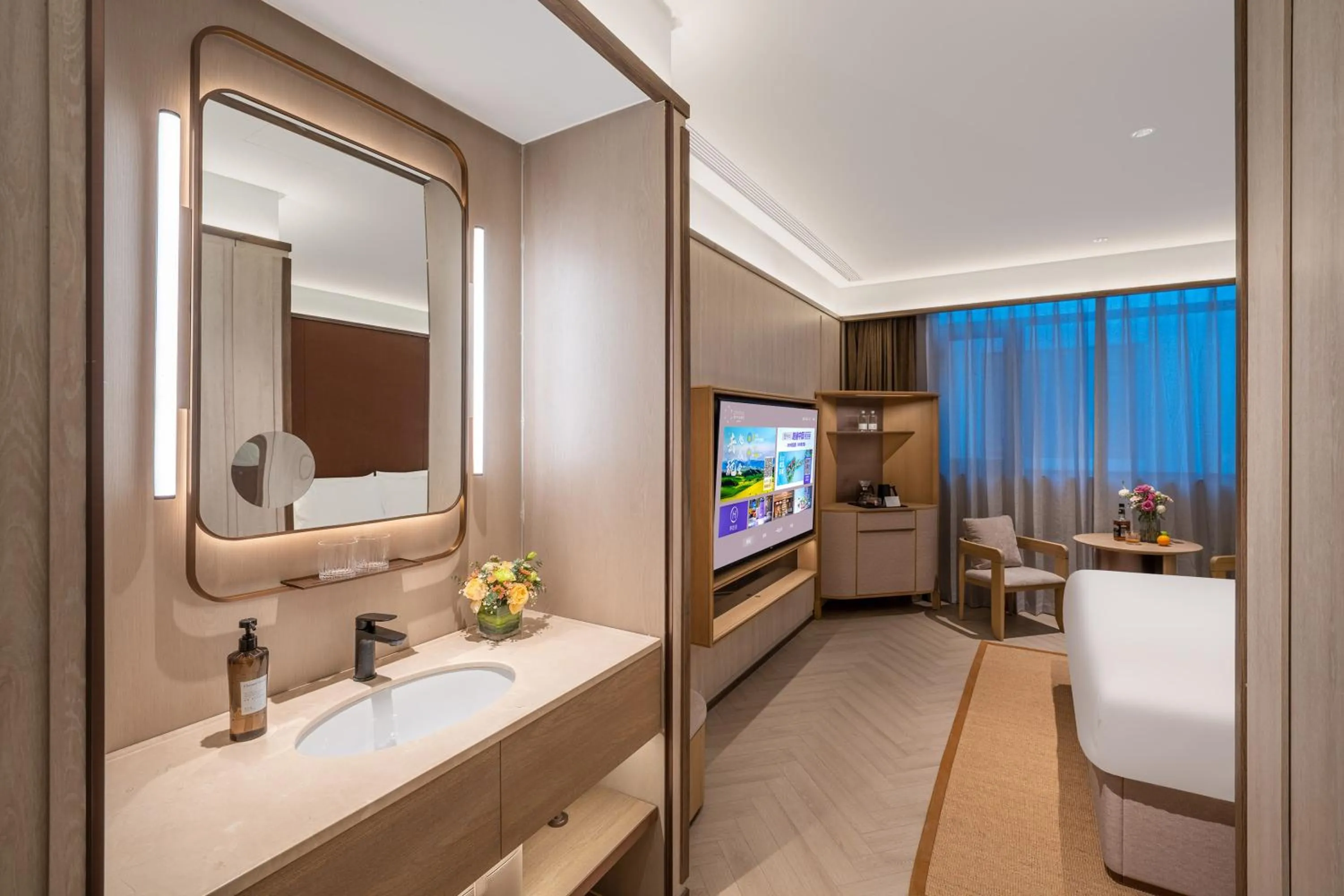 Bed in Jingdong Headquarters Crystal Orange Hotel, Yizhuang, Beijing