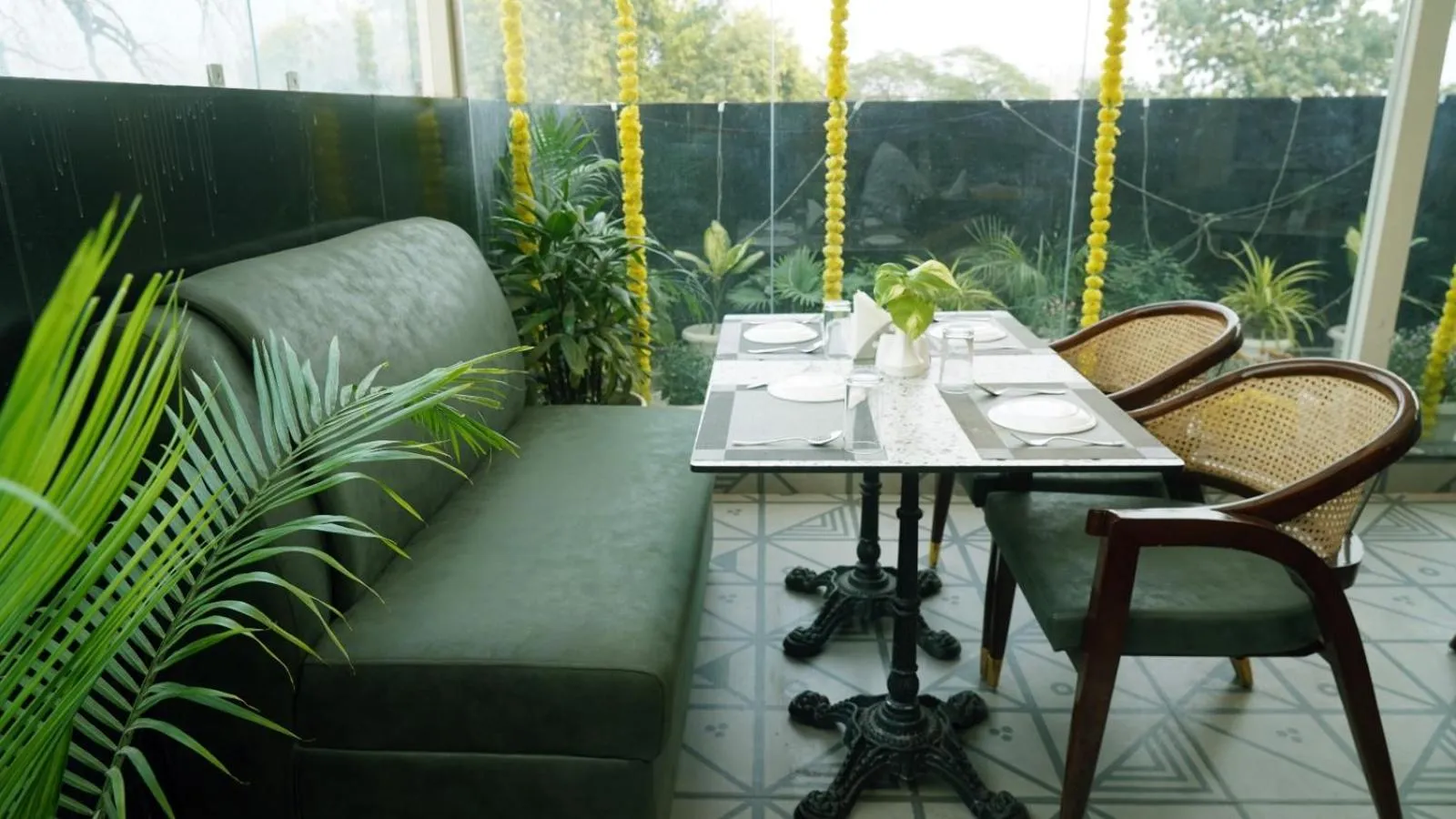 Day in Hotel Anant Inn