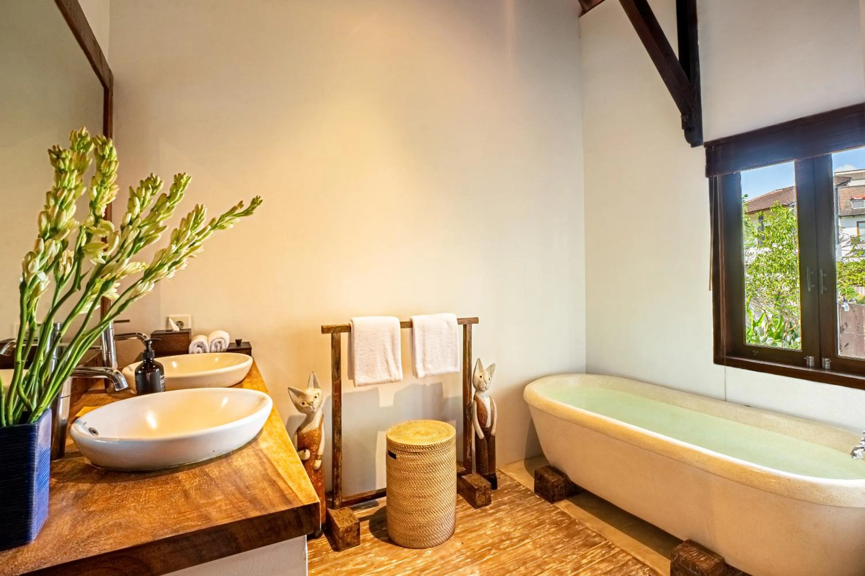 Bathroom in Villa Tropical Svasti by Nakula