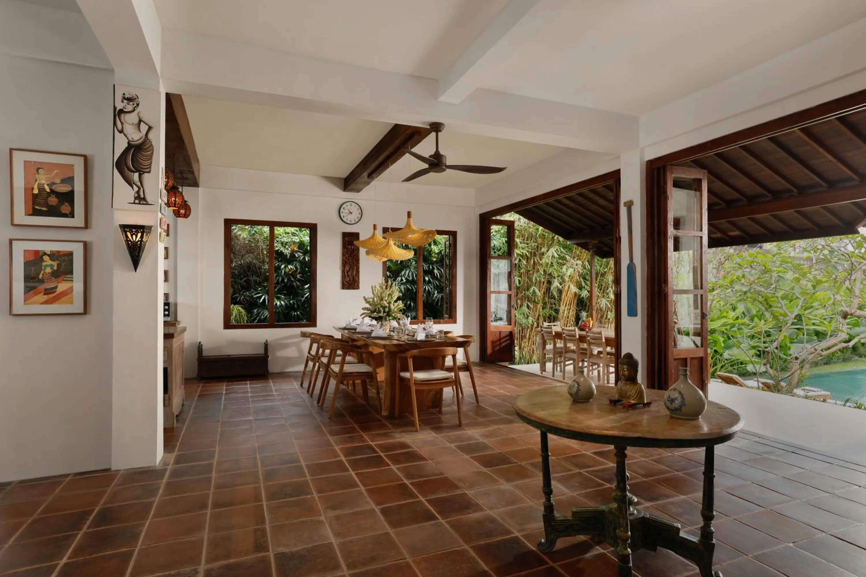 Dining area in Villa Tropical Svasti by Nakula