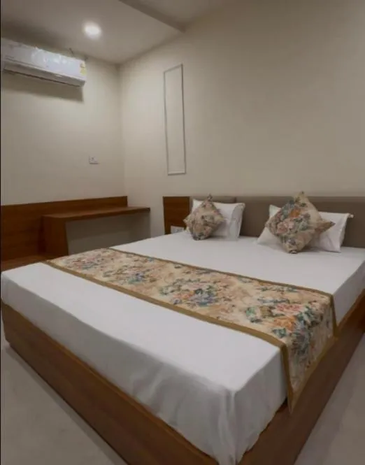 Bed in Hotel Tilak
