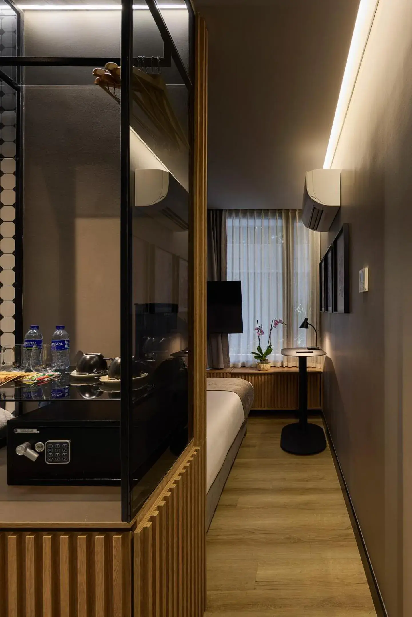 Small Double Room in Calle Flora Hotel by Jalo Small Double Room in Calle Flora Hotel by Jalo