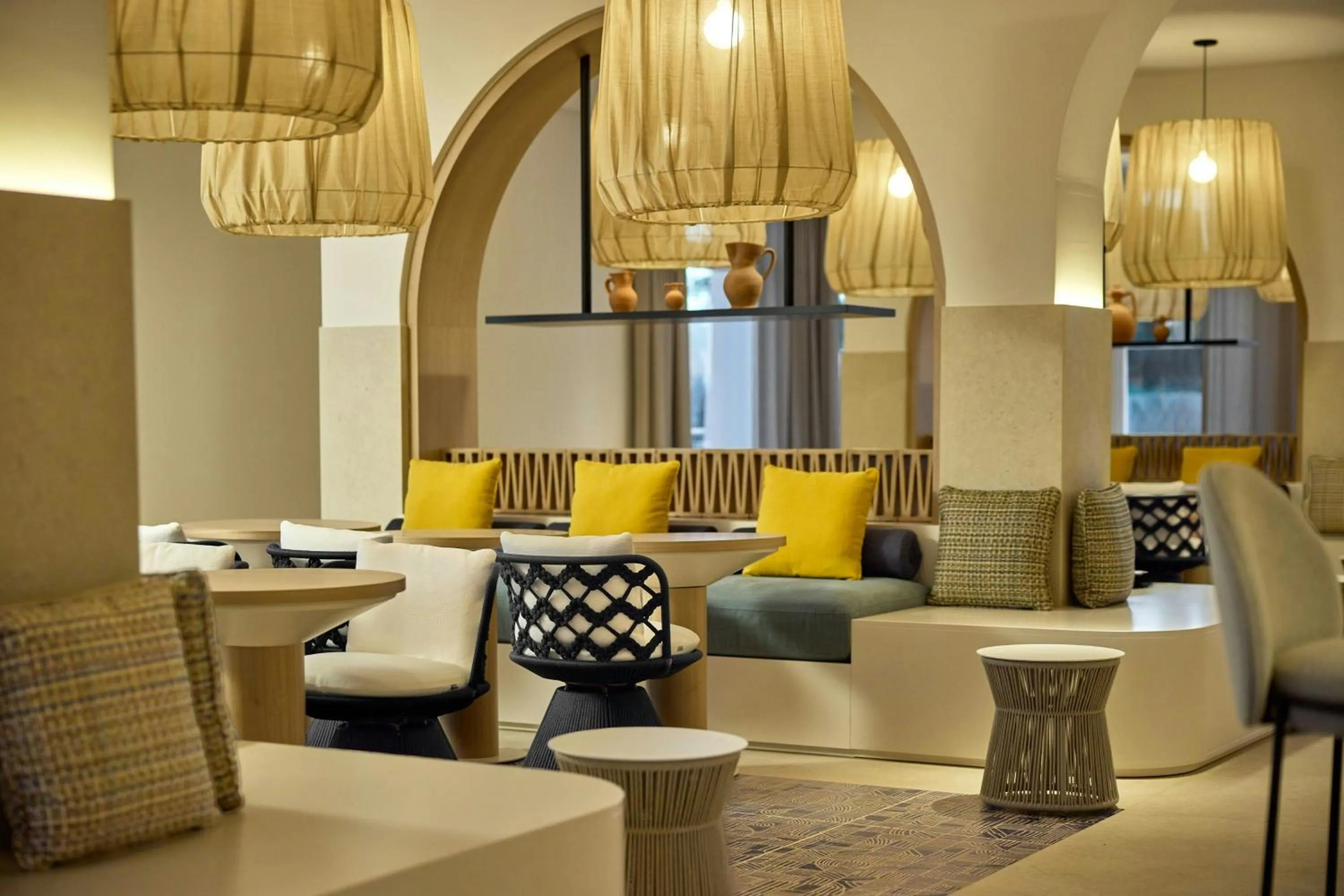 Lobby or reception in Cala Ponte, a Tribute Portfolio Hotel