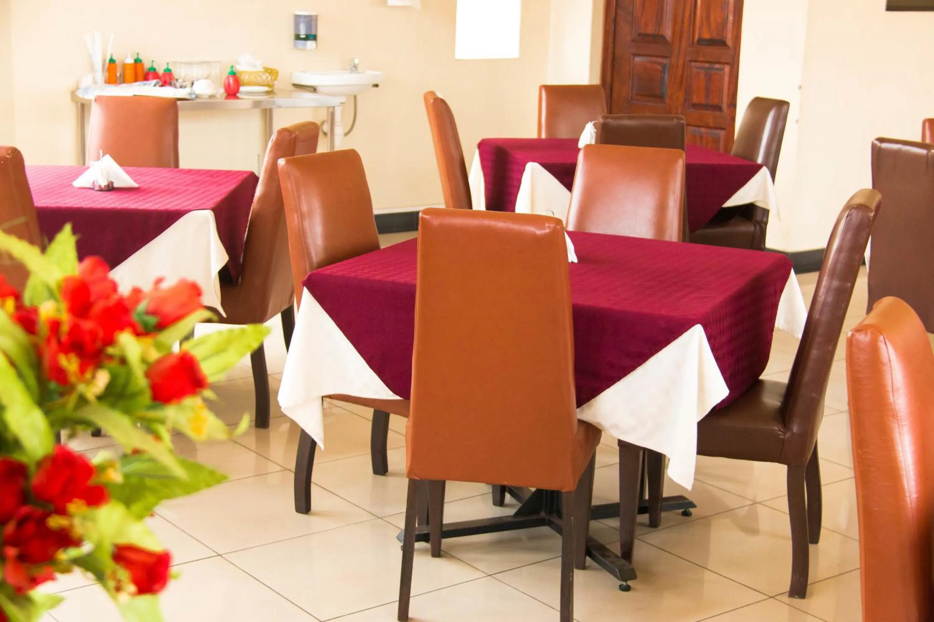 Restaurant/places to eat in Nairobi Transit Hotel
