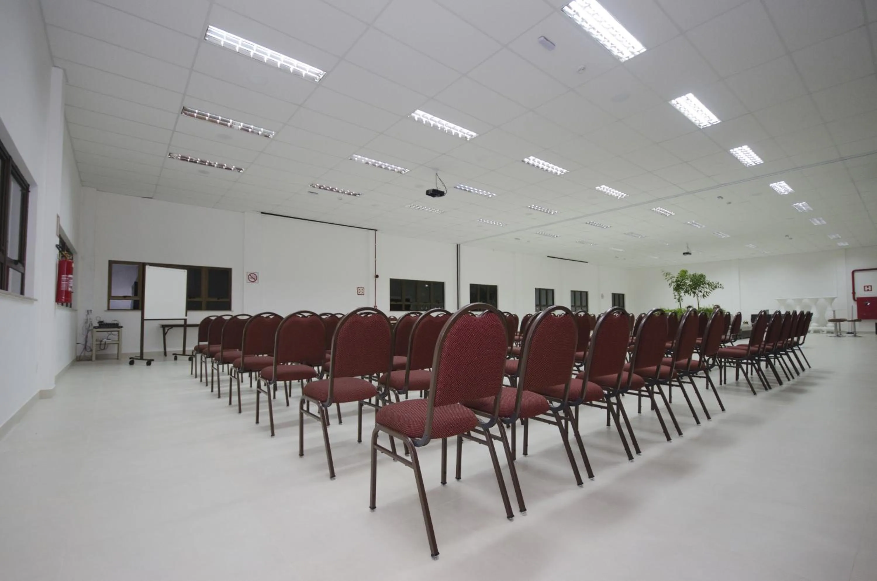 Meeting/conference room in Pena Branca Hotel e Eventos