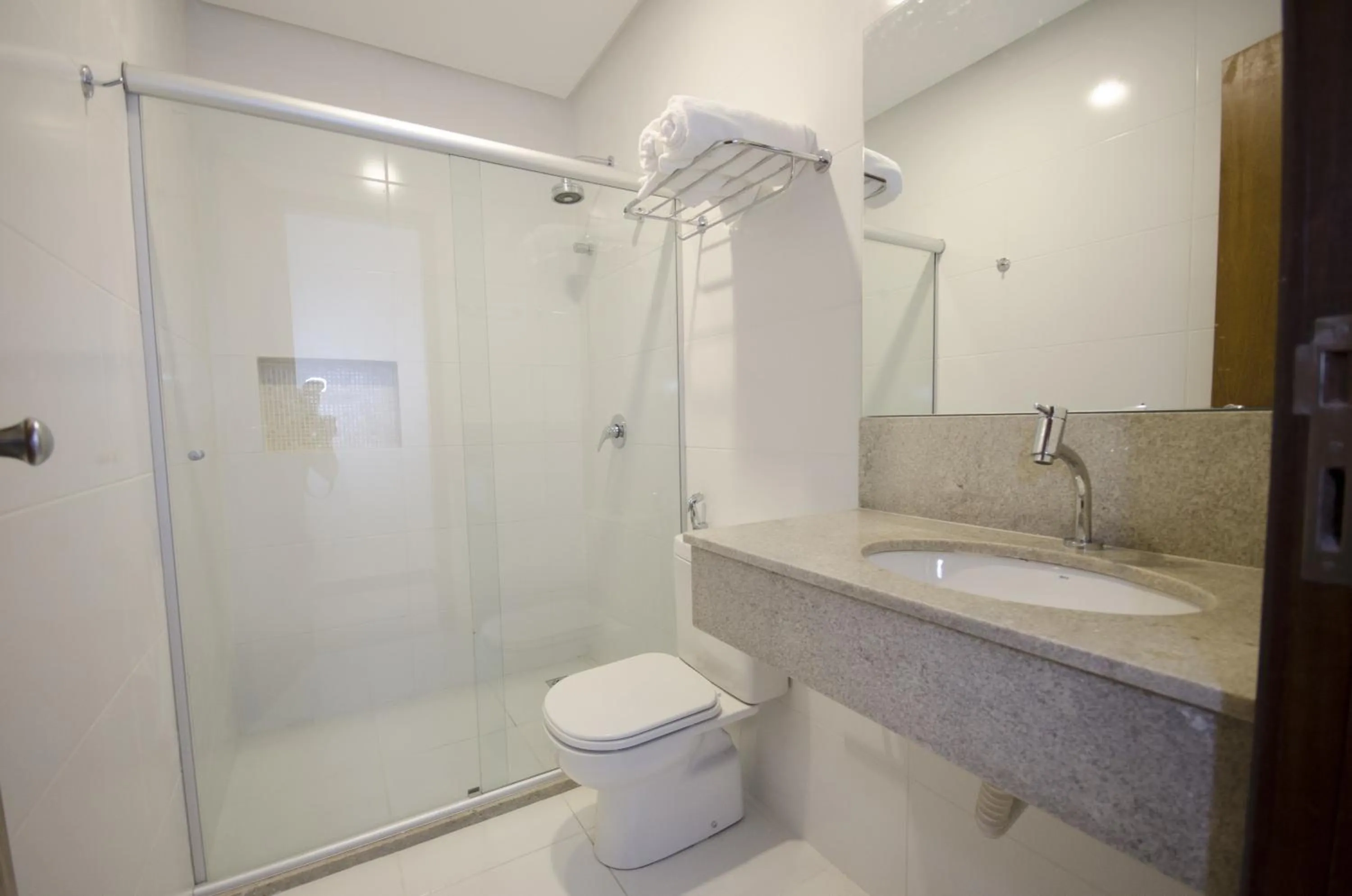 Shower in Pena Branca Hotel e Eventos