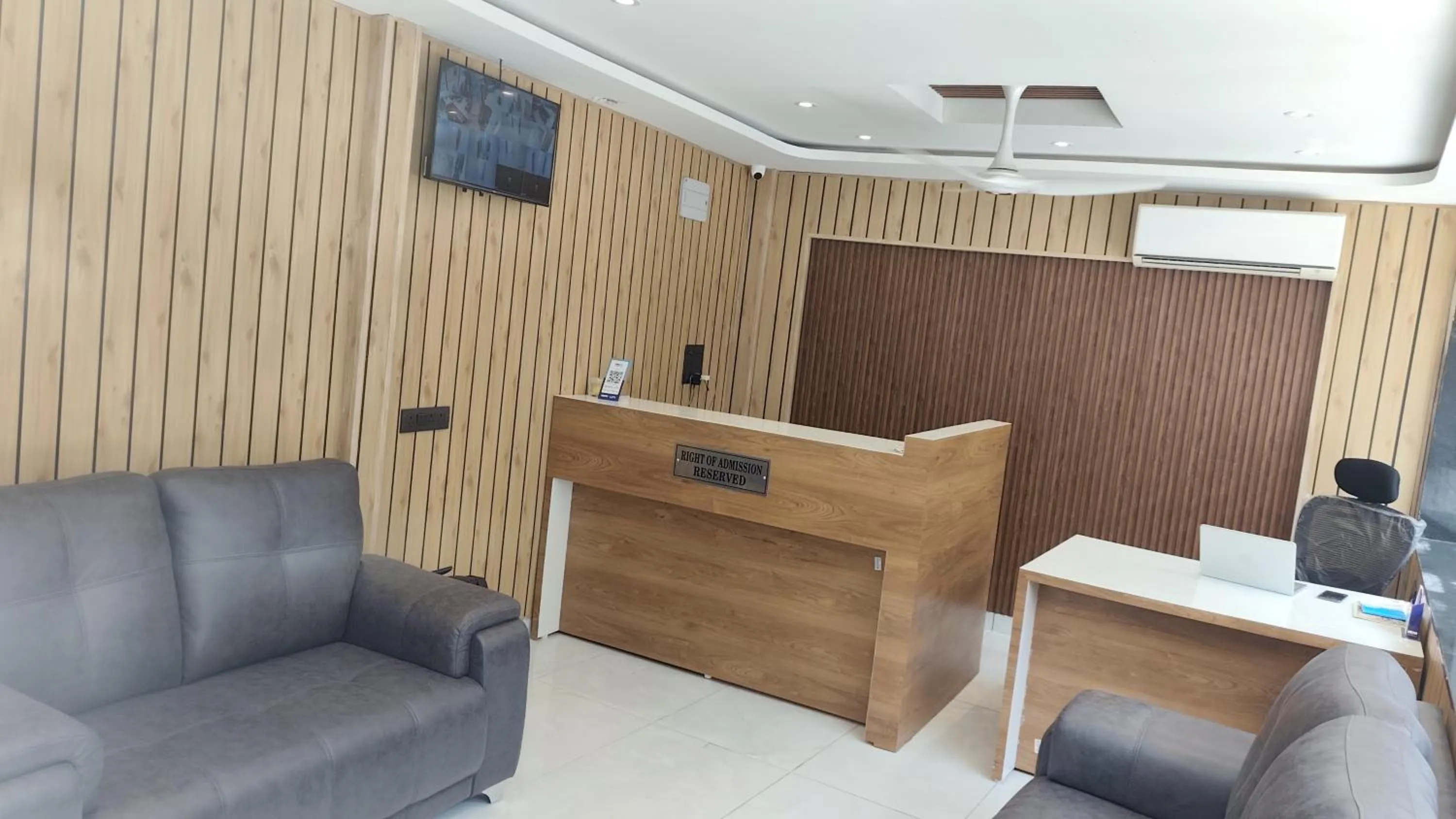 Hotel Vaishnavi Classic