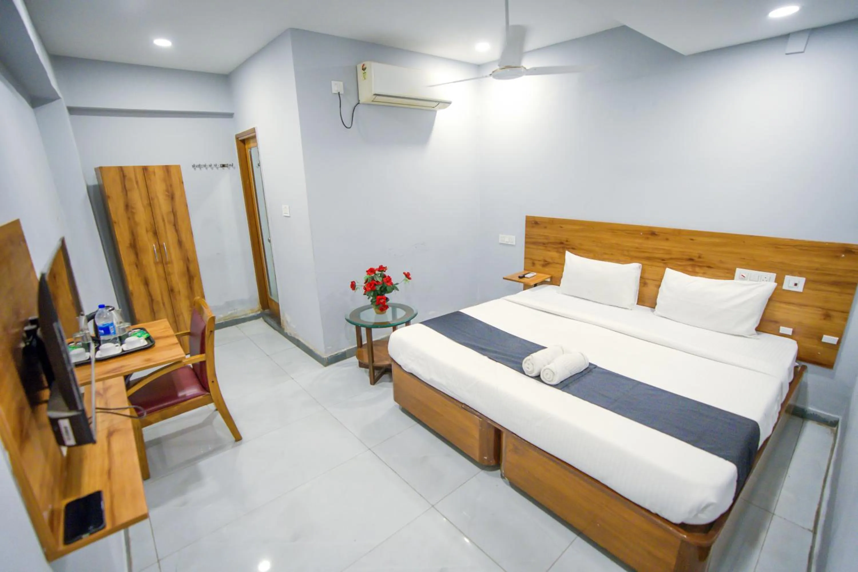 Bed in Hotel Vaishnavi Classic