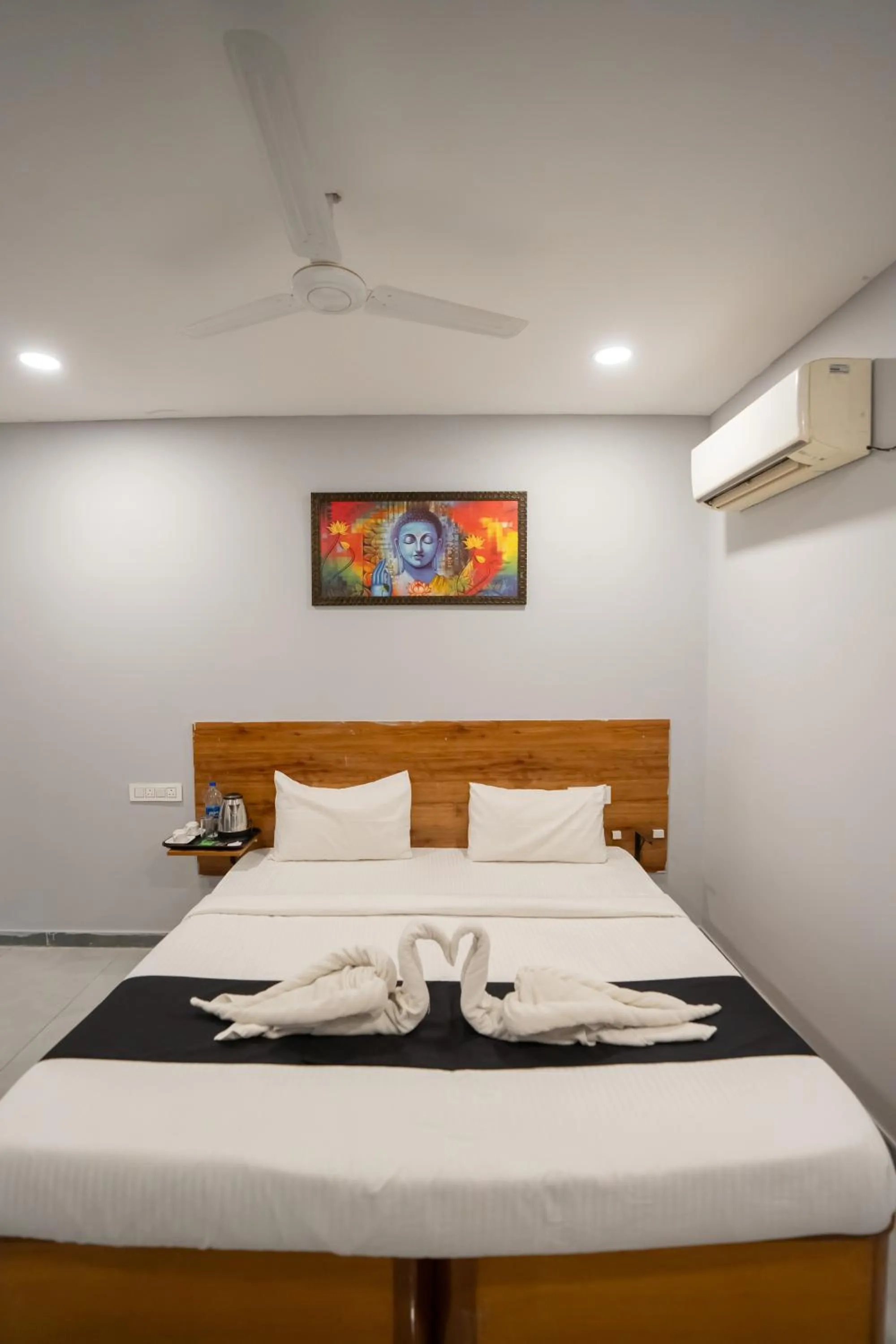 Bed in Hotel Vaishnavi Classic