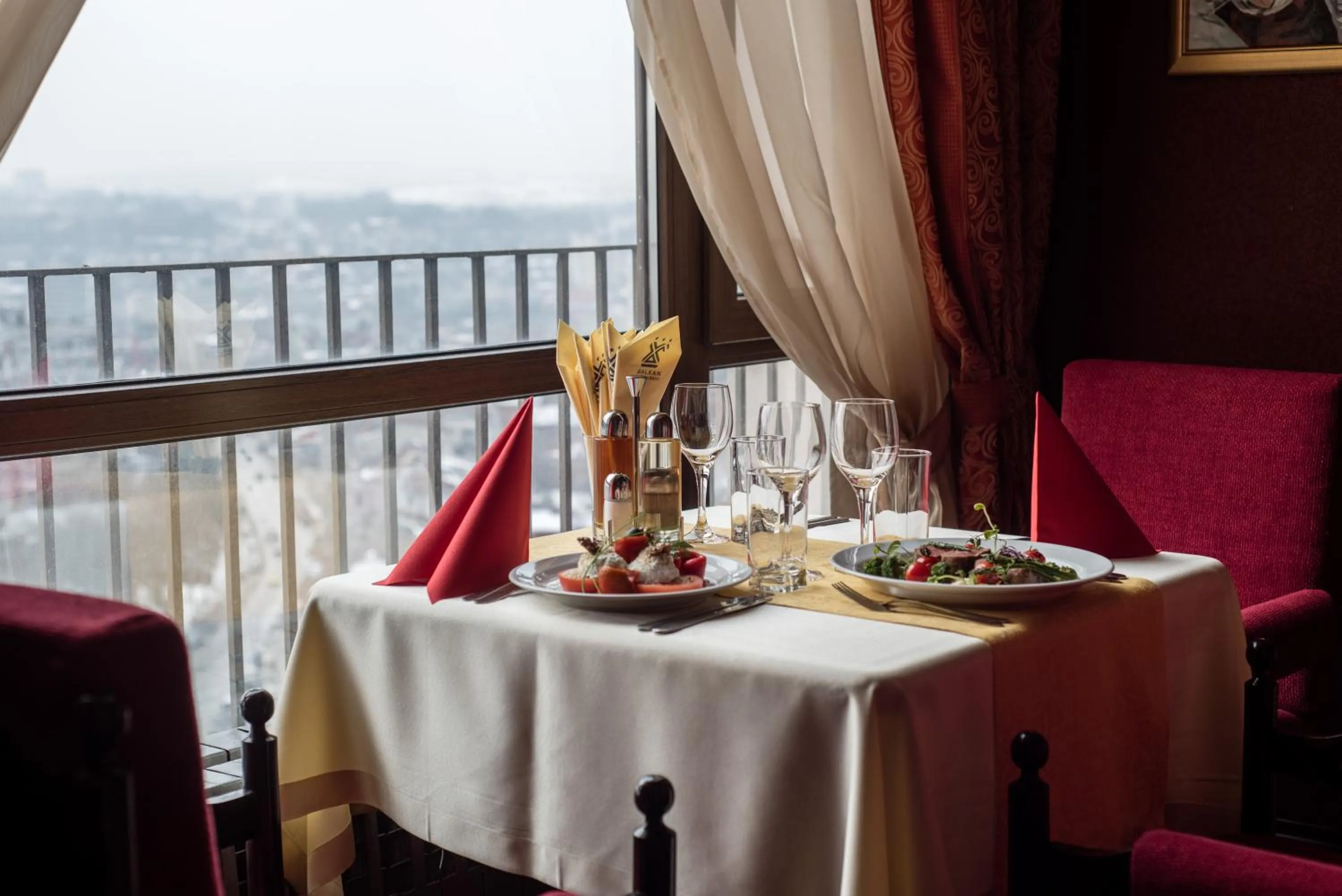 Restaurant/places to eat in Hotel Balkan