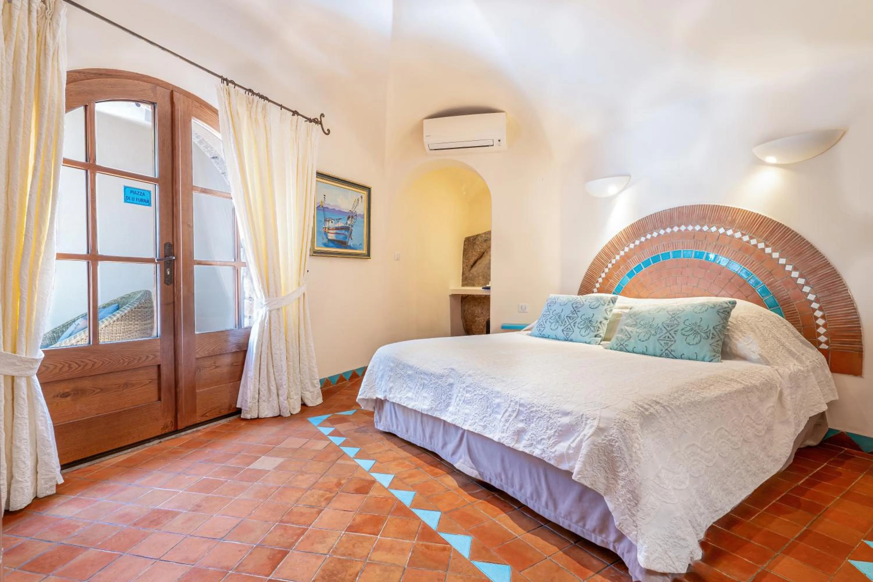 Bed in Hôtel Marina di cavu