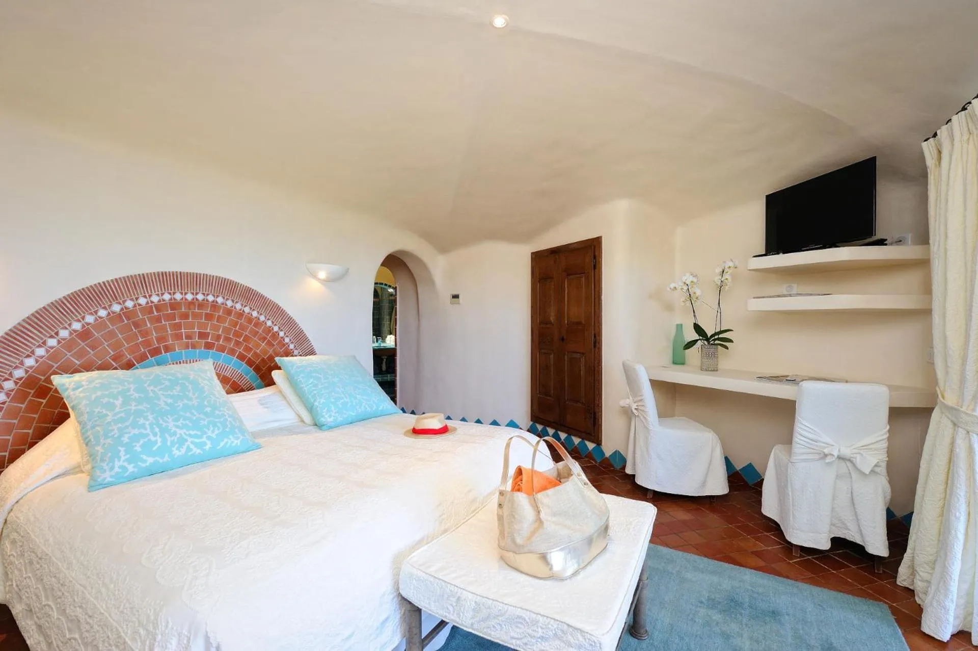 Bed in Hôtel Marina di cavu