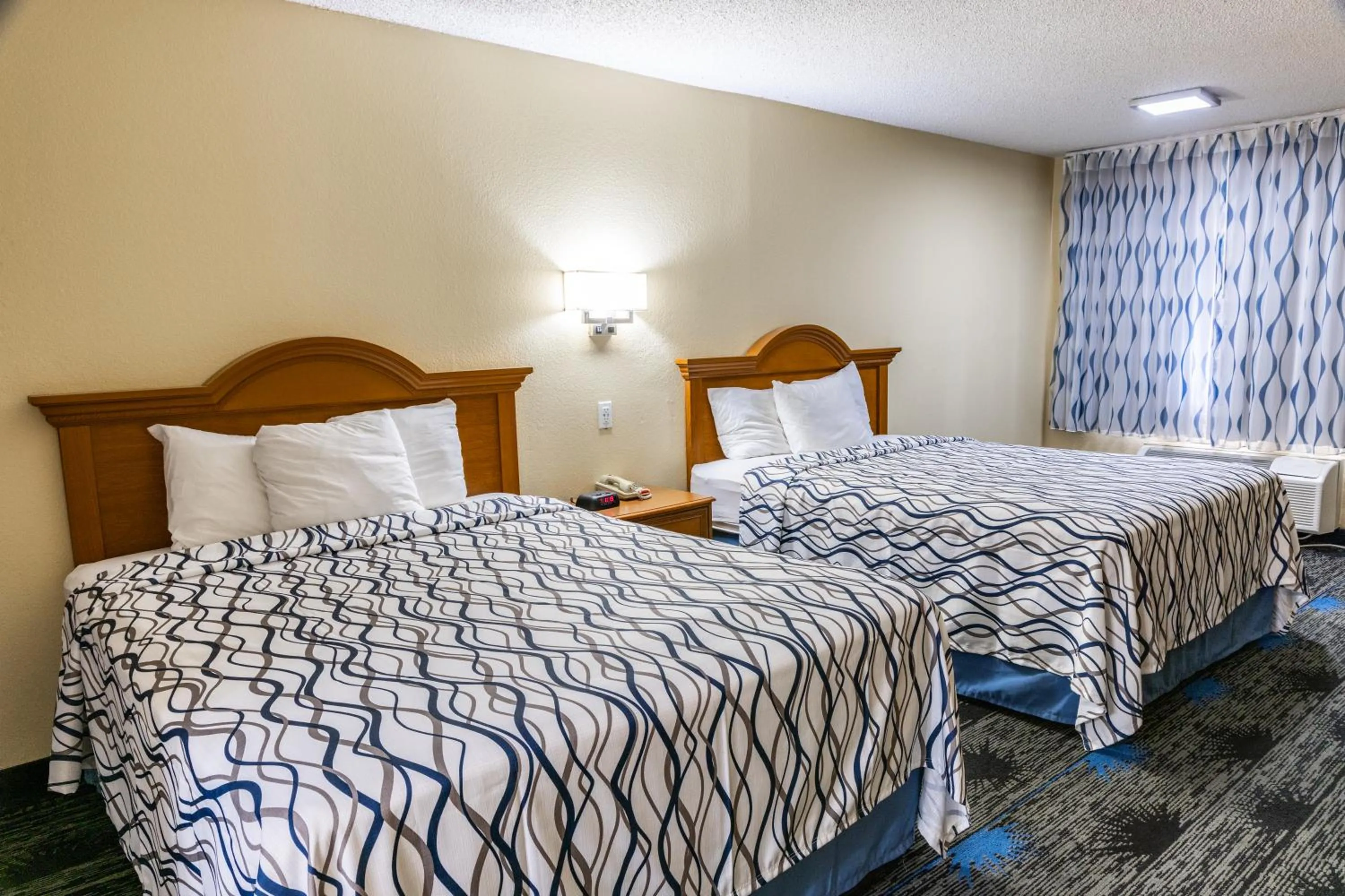 Bed in Boerne Inn and Suites