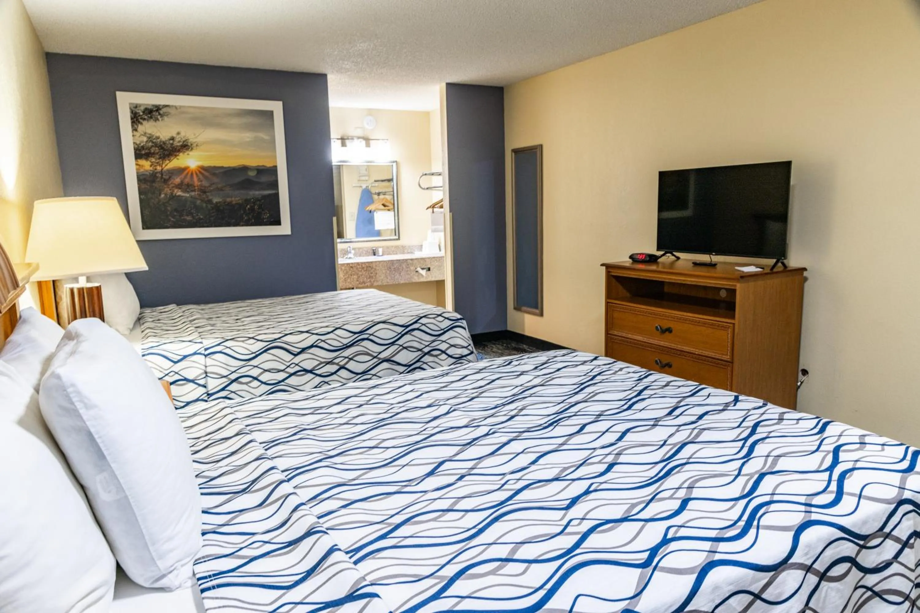 Bed in Boerne Inn and Suites