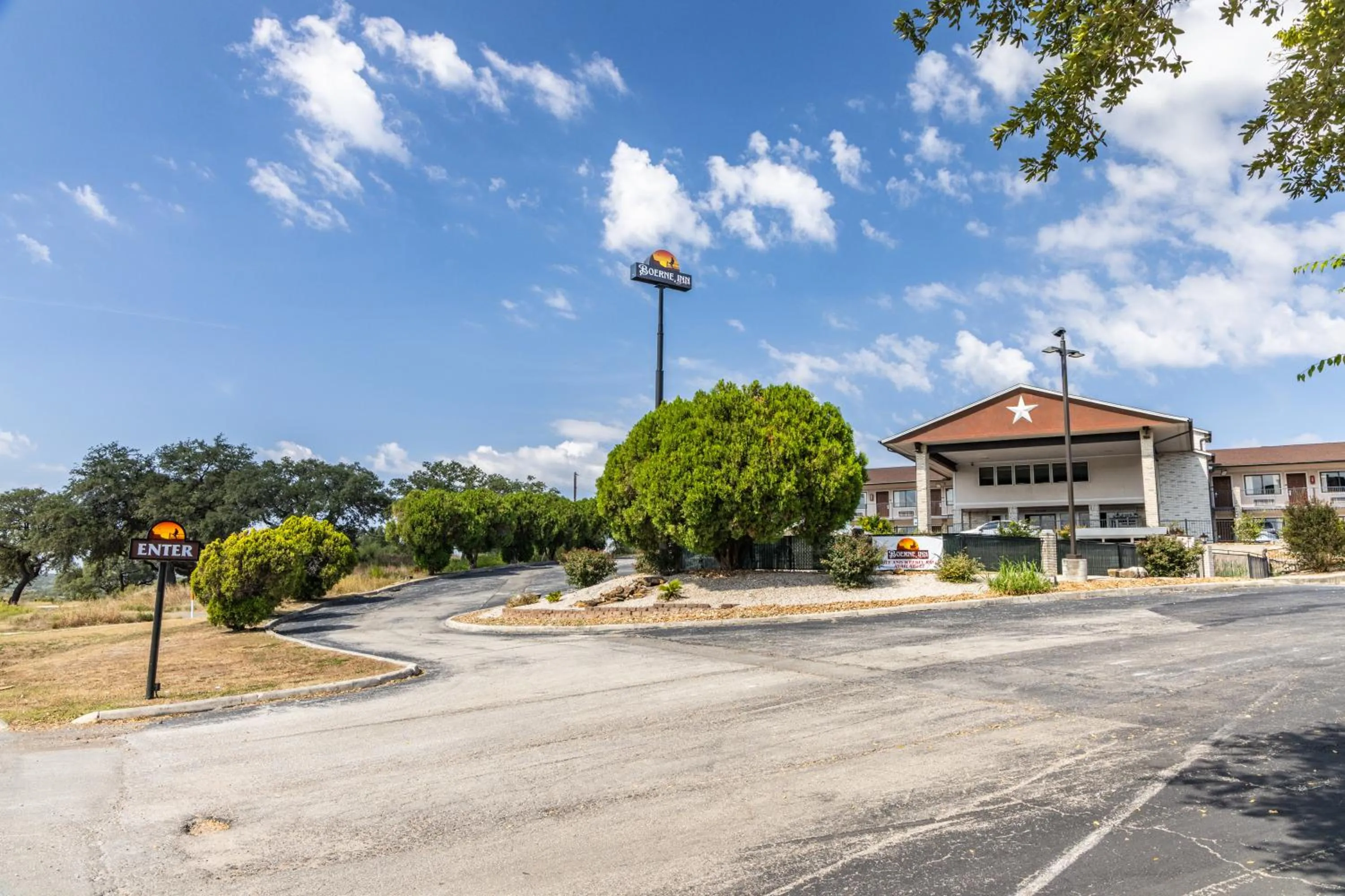 Property building in Boerne Inn and Suites