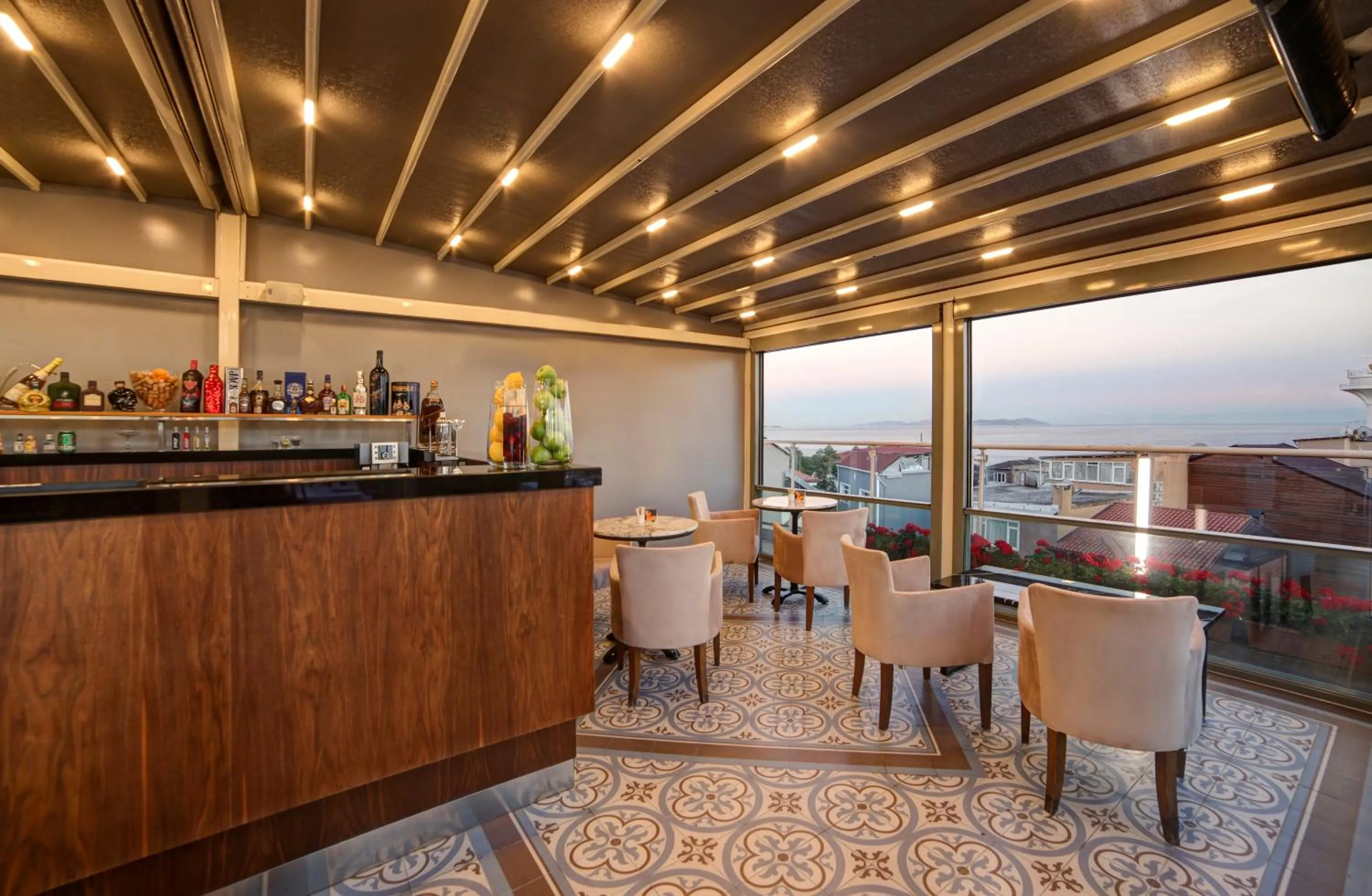 Restaurant/places to eat in Almina Guest House