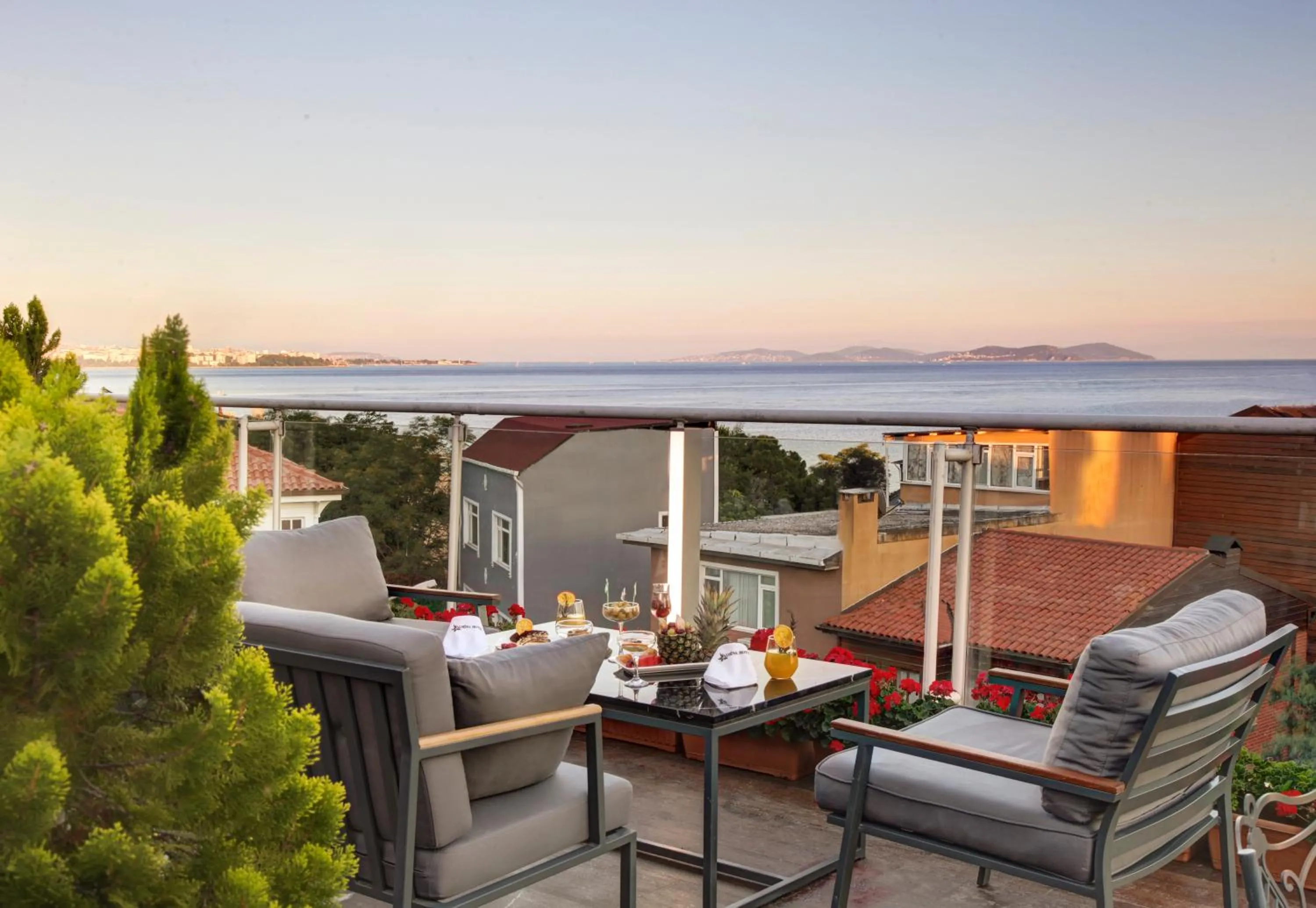 Balcony/Terrace in Almina Guest House