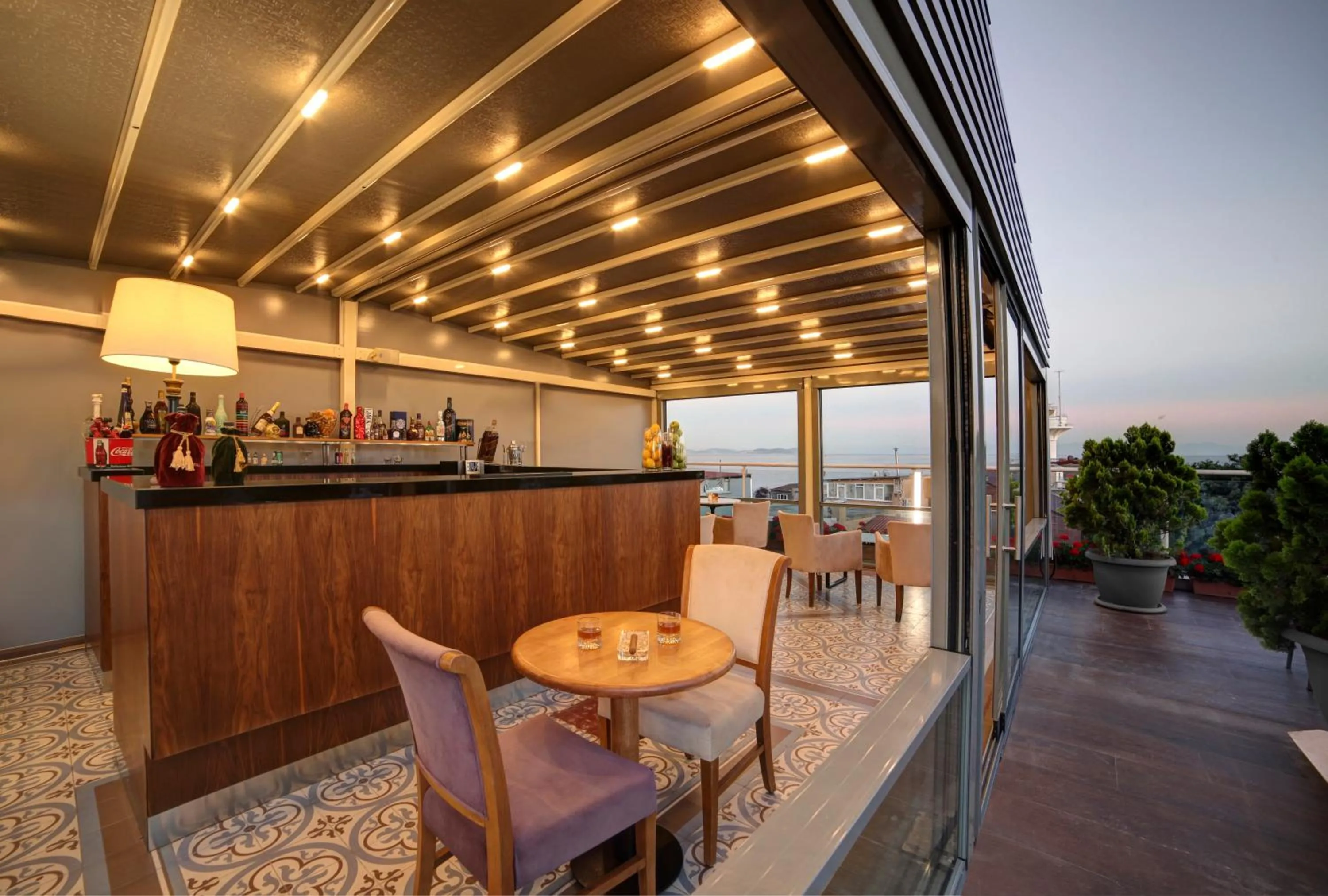 Restaurant/places to eat in Almina Guest House