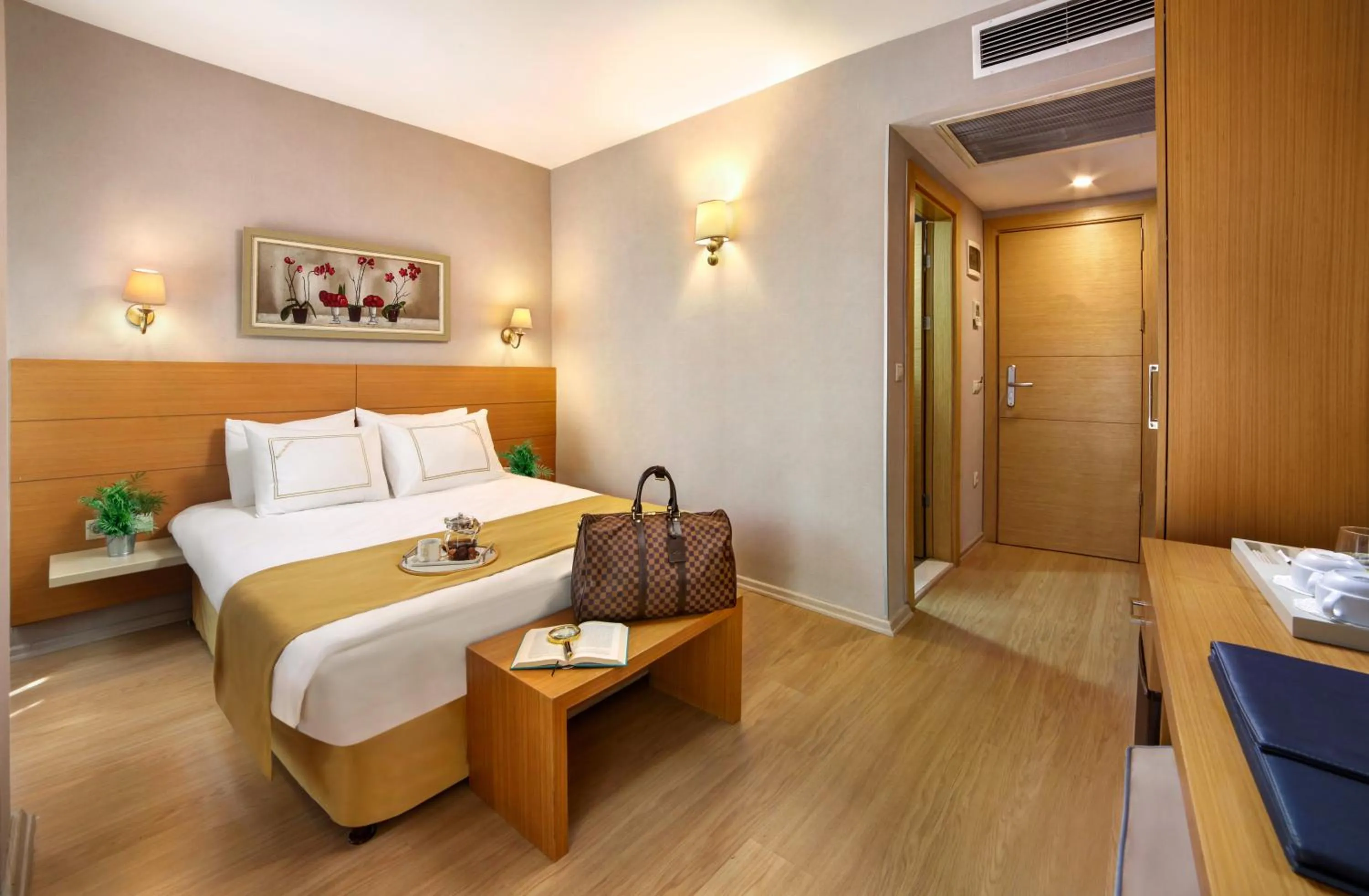 Photo of the whole room, Bed in Almina Guest House