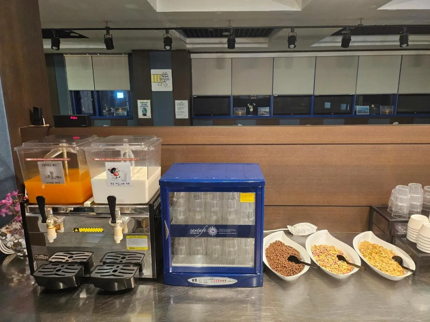 Restaurant/places to eat in With Stay Jeju Hotel